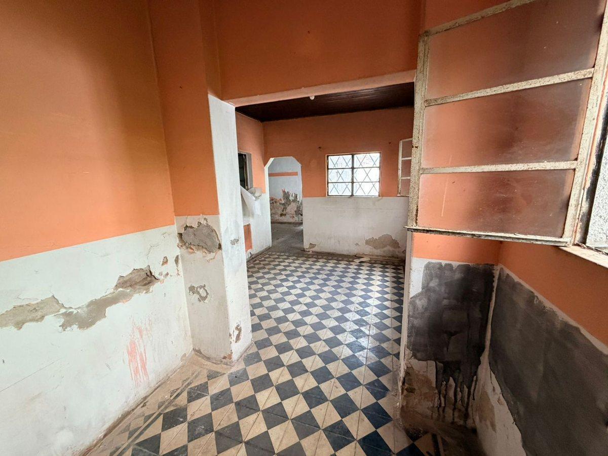 Foto de CASA A RECICLAR / LOTE PROPIO 243MTS / BANFIELD, imagen 3