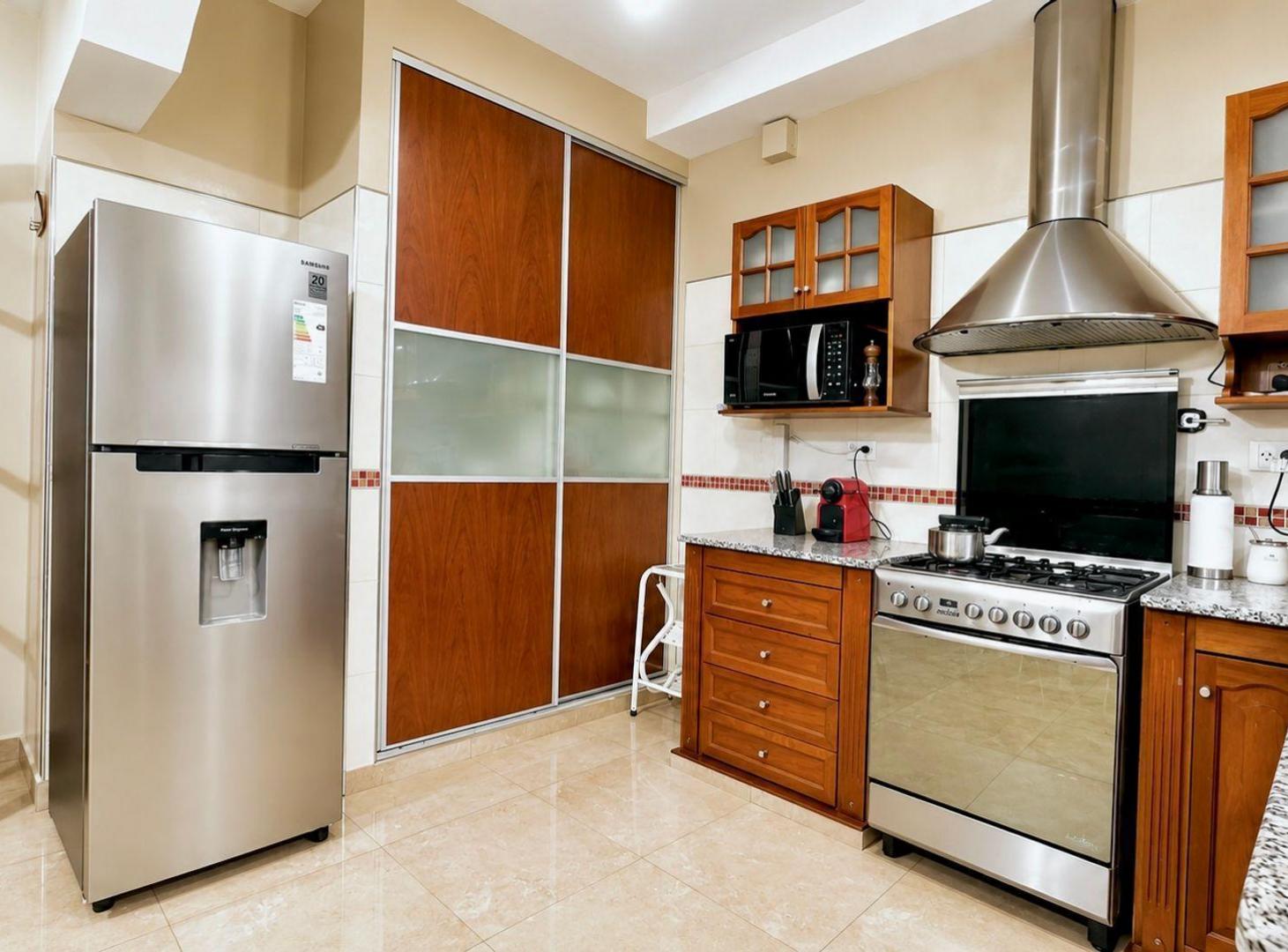 Foto de Chalet en venta en Turdera excelente estado, imagen 2