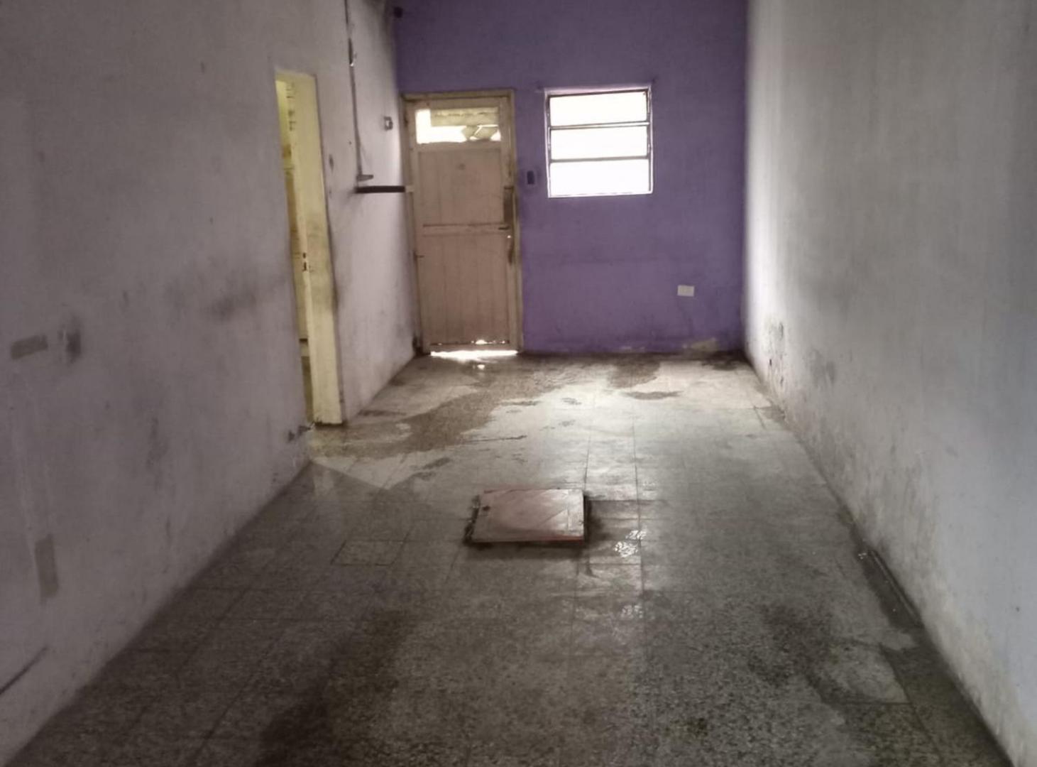 Foto de CASA A REFACCIONAR SOBRE LOTE DE 433 M2. BANFIELD, imagen 1