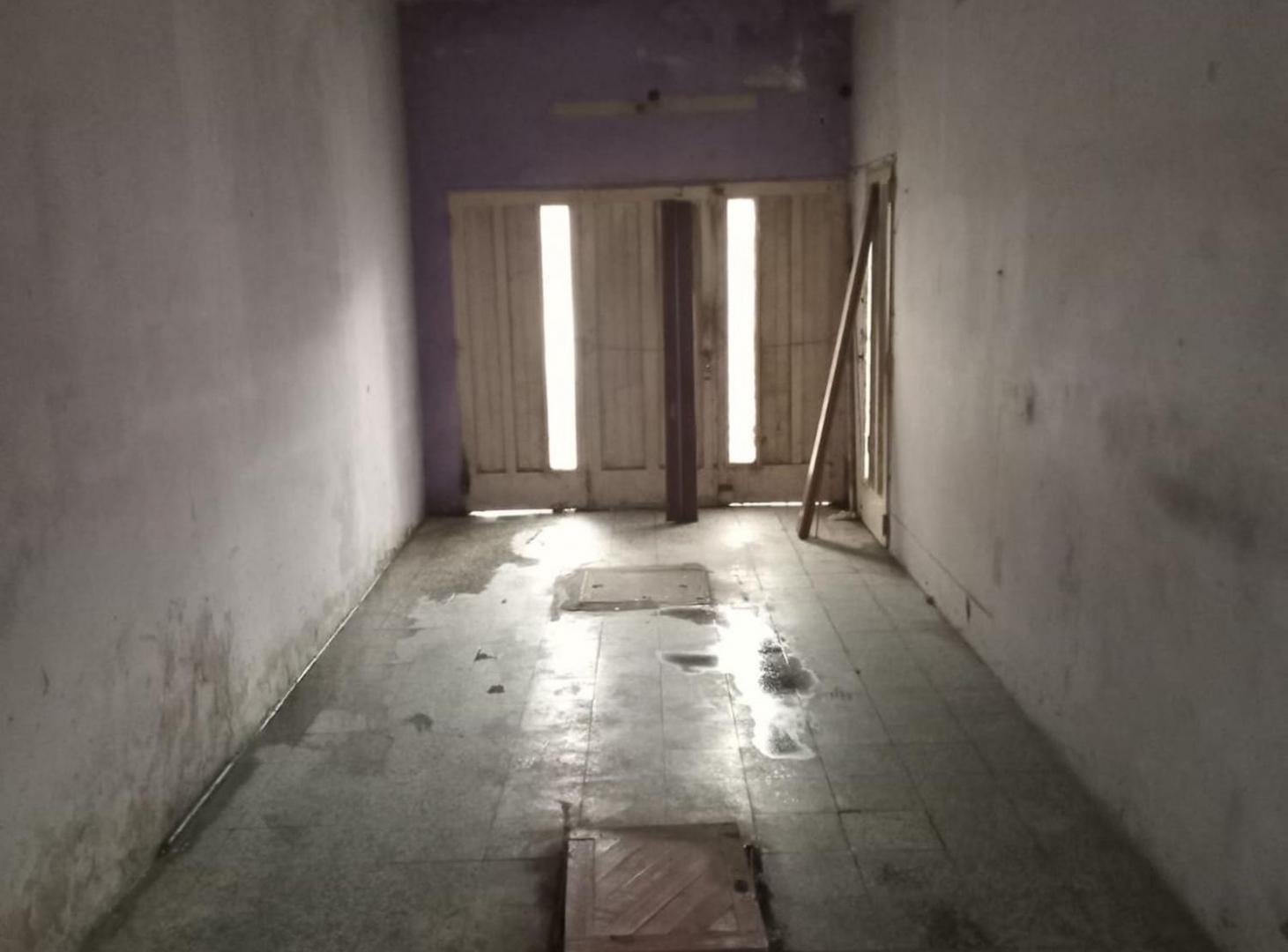 Foto de CASA A REFACCIONAR SOBRE LOTE DE 433 M2. BANFIELD, imagen 3