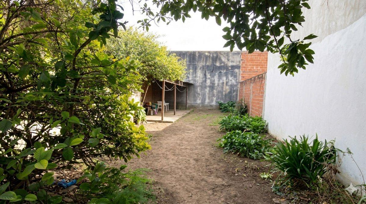 Foto de TERRENO EN VENTA – LANÚS OESTE, imagen 2