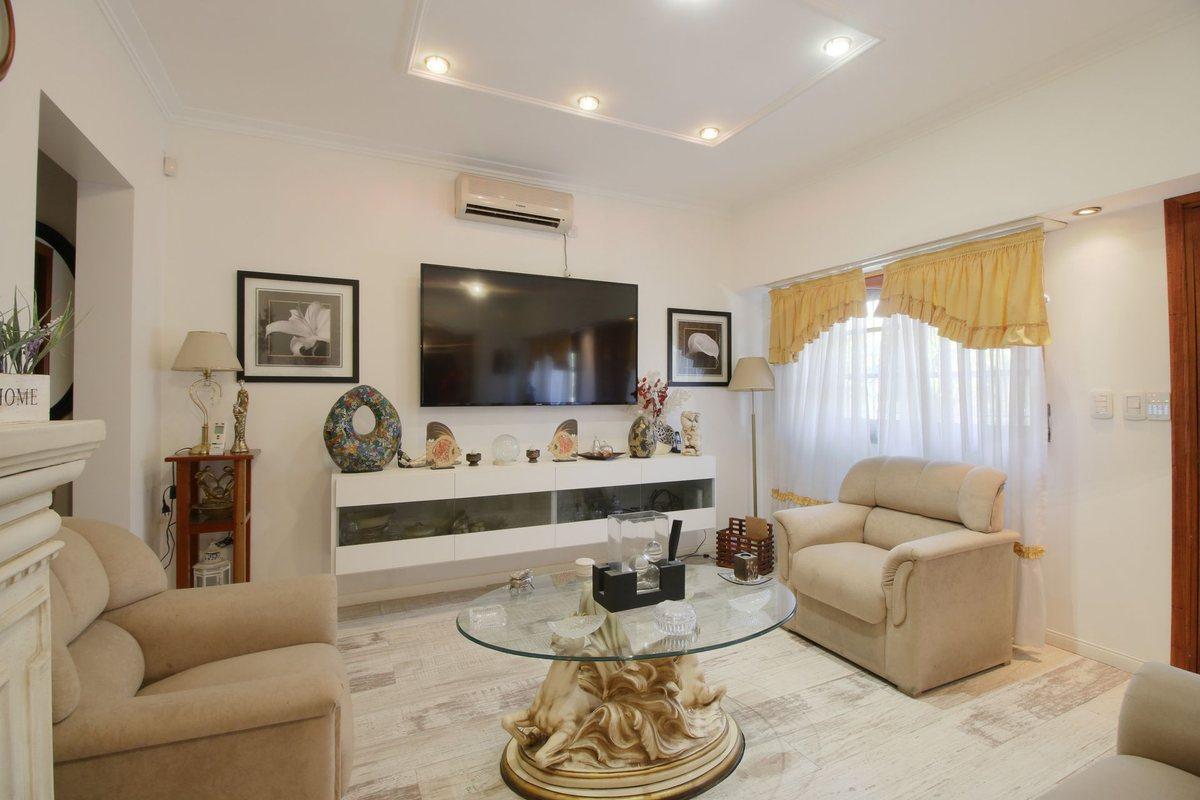 Foto de ACEPTA VH: CASA 3 AMB + PATIO+QUINCHO+PLAYROOM+TER, imagen 1