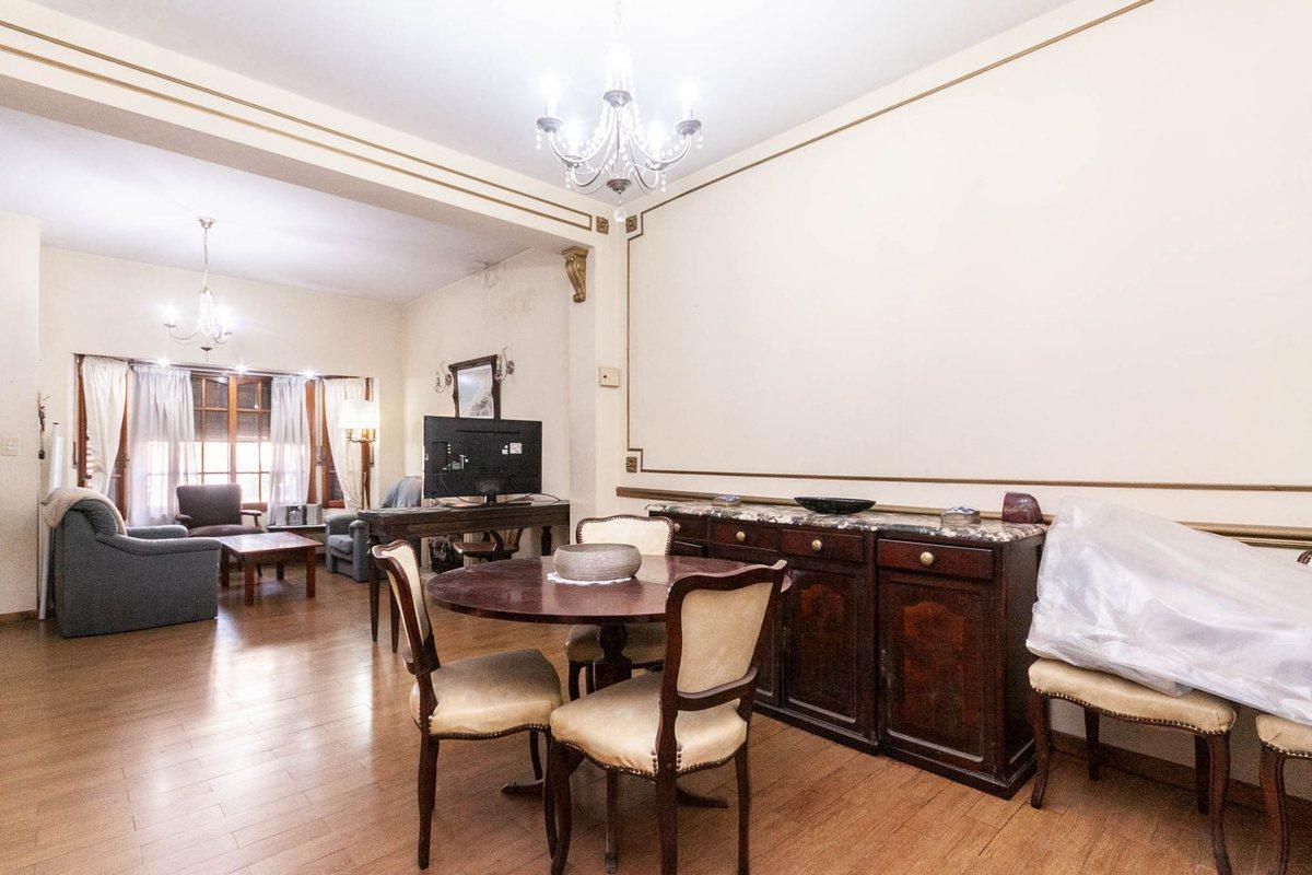 Foto de Casa multifamiliar dividida en 3 viviendas. Lanús, imagen 1