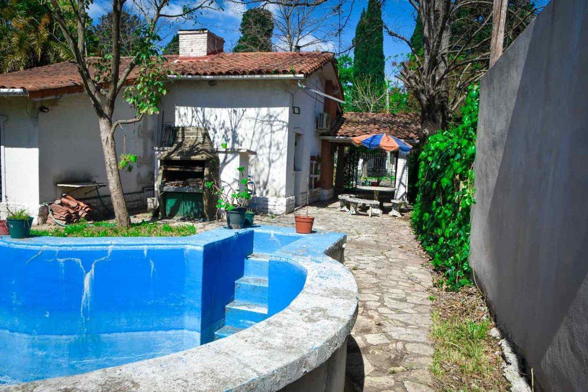 Foto de CASA BURZACO BARRIO CORIMAYO AMPLIO TERRENO, imagen 5