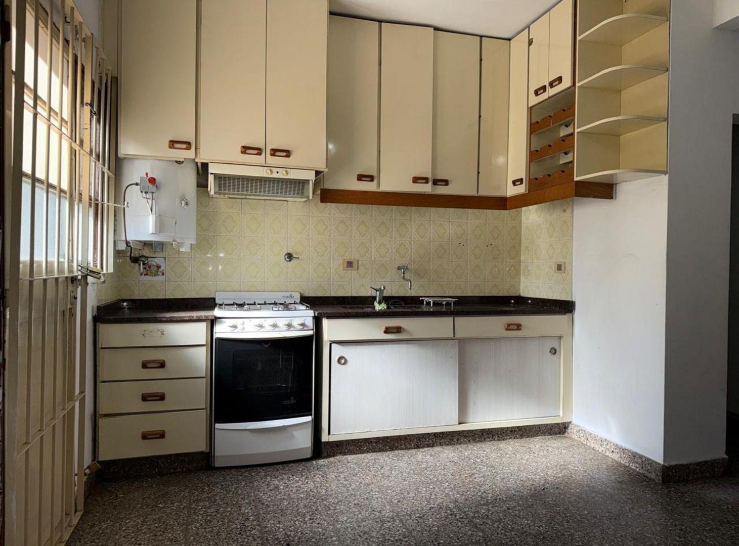 Foto de CASA EN VENTA CON FONDO Y QUINCHO-AVELLANEDA, imagen 4