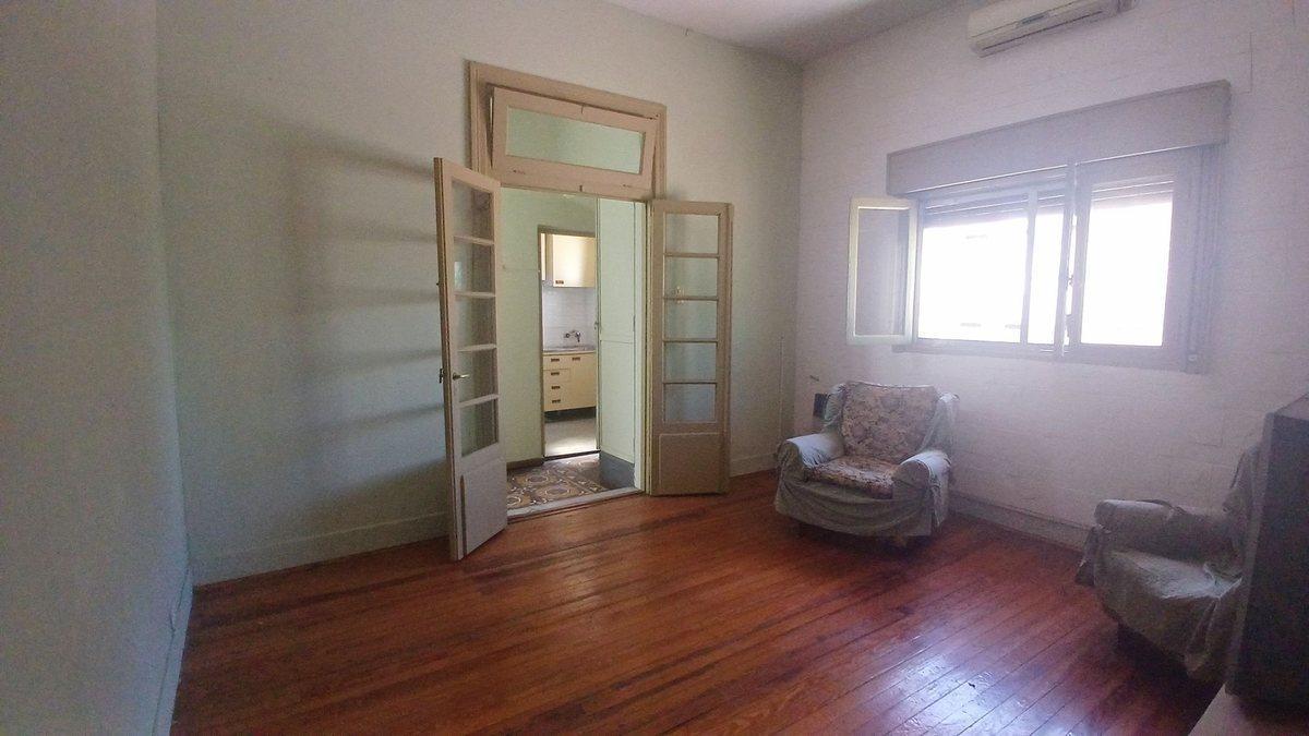 Foto de PH CENTRO LANUS ESTE 2 DORM. + TERRAZA Y BALCON., imagen 3