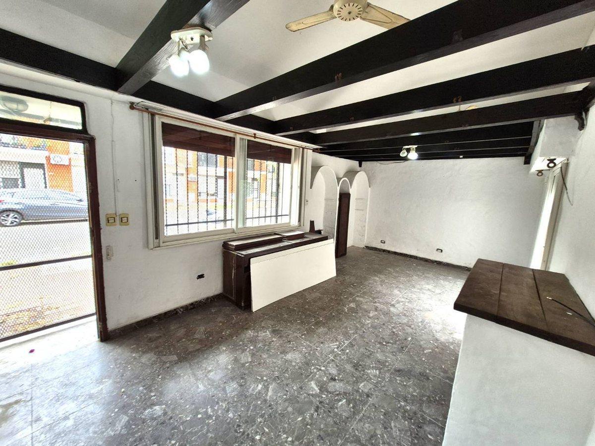 Foto de CASA 2 DORMITORIOS-GARAGE-LIVING-PATIO-LANUS ESTE, imagen 3
