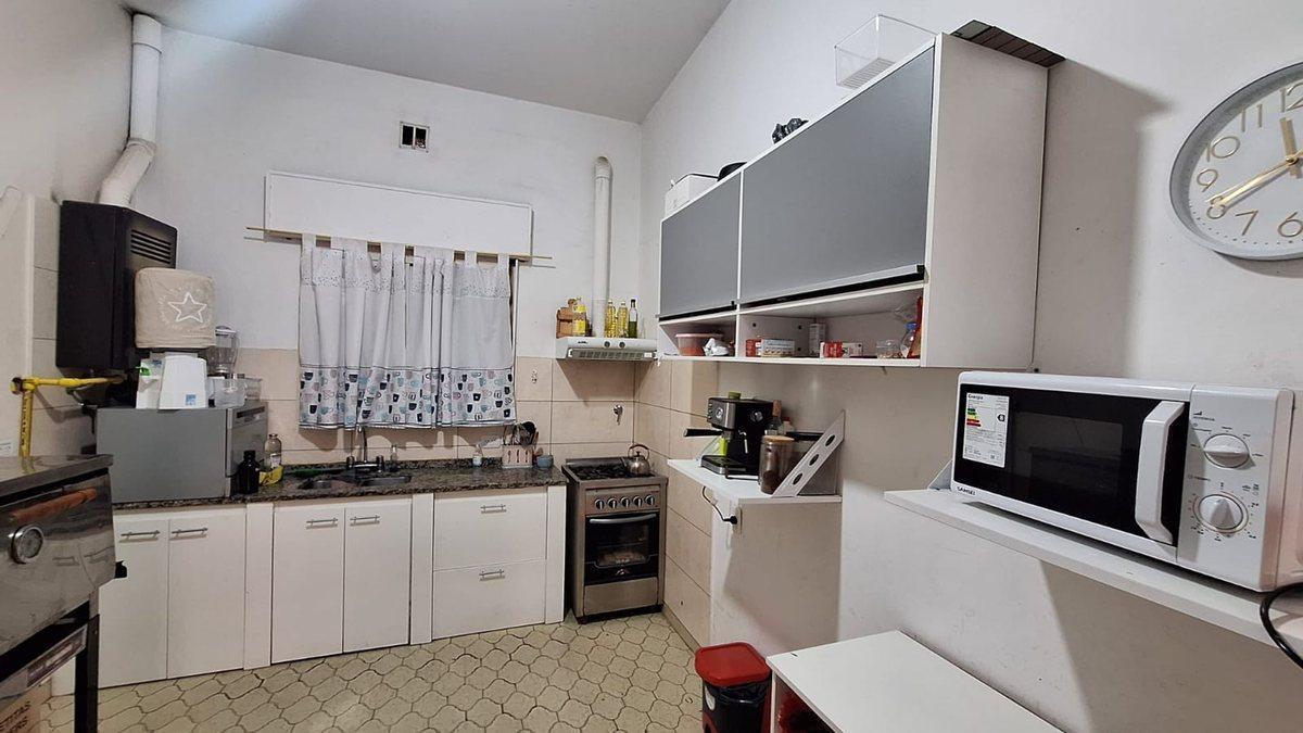 Foto de VENTA PH 3 AMB CON TERRAZA+ LOCAL + COCHERA. LANUS, imagen 2