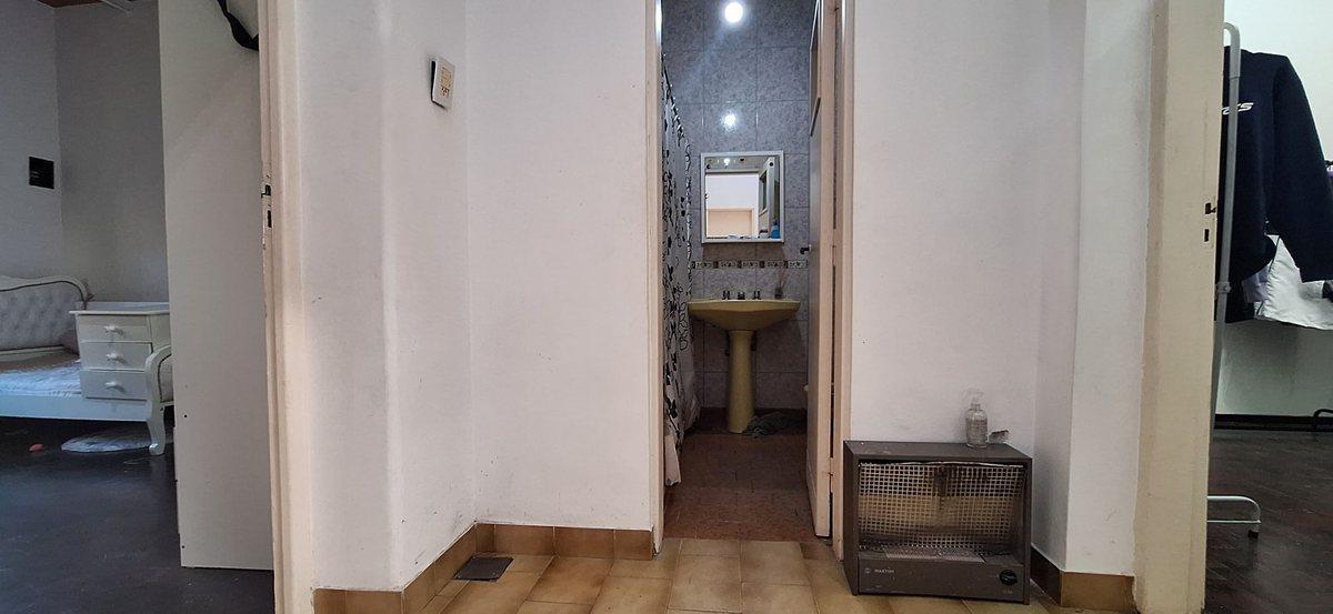 Foto de VENTA PH 3 AMB CON TERRAZA+ LOCAL + COCHERA. LANUS, imagen 3
