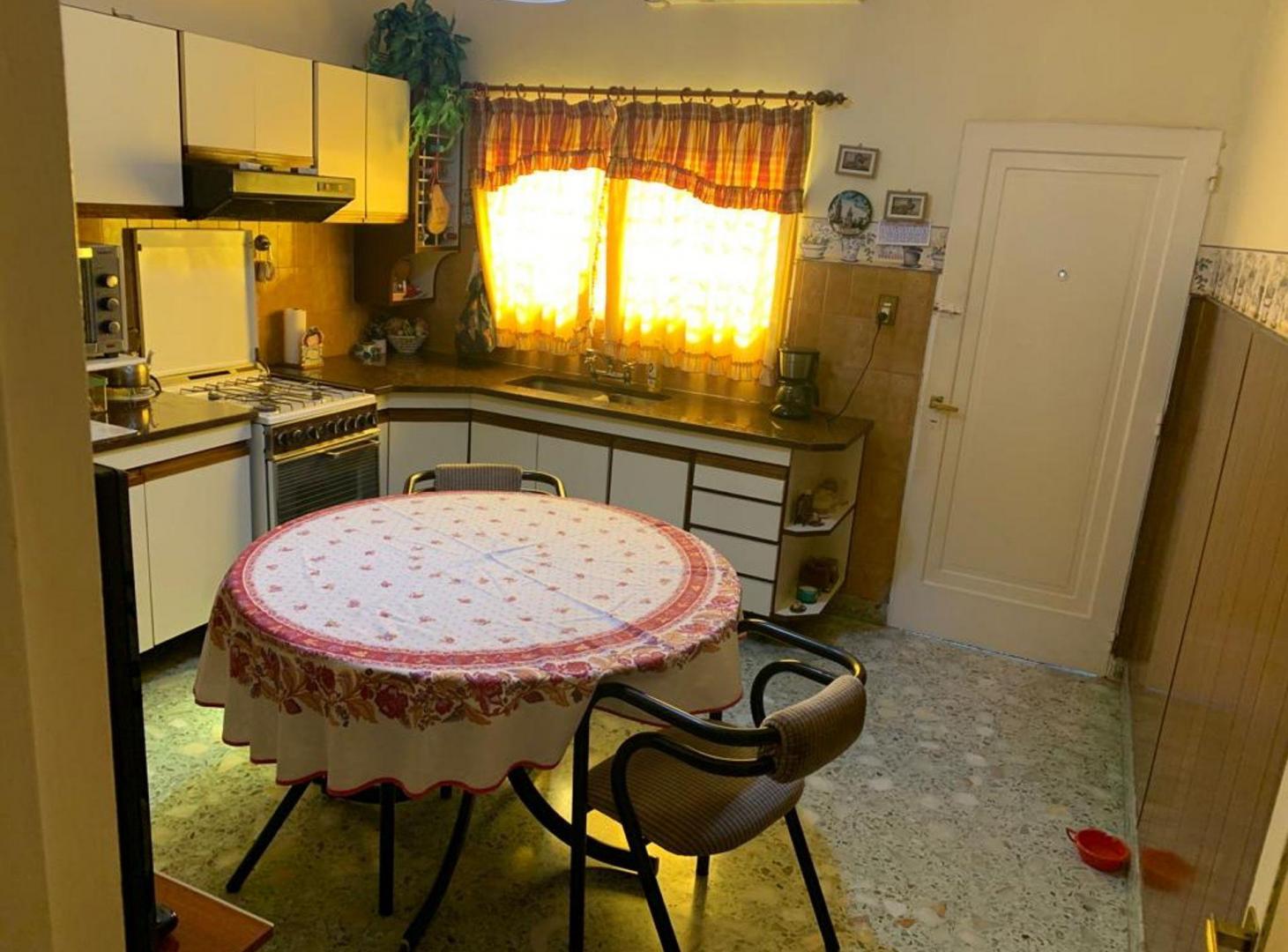 Foto de CASA EN LOTE PROPIO C/ PARQUE, imagen 5