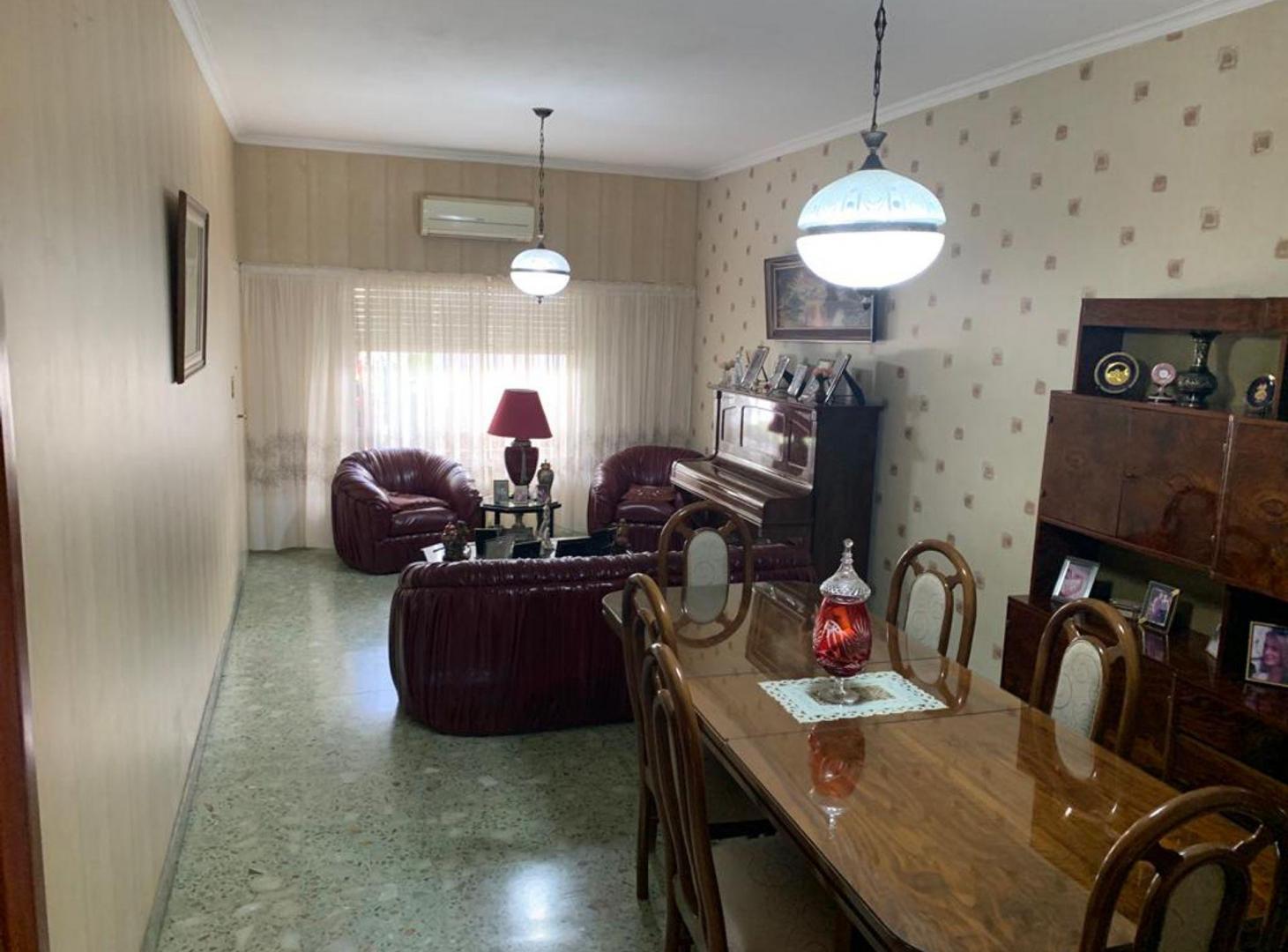 Foto de CASA EN LOTE PROPIO C/ PARQUE, imagen 2