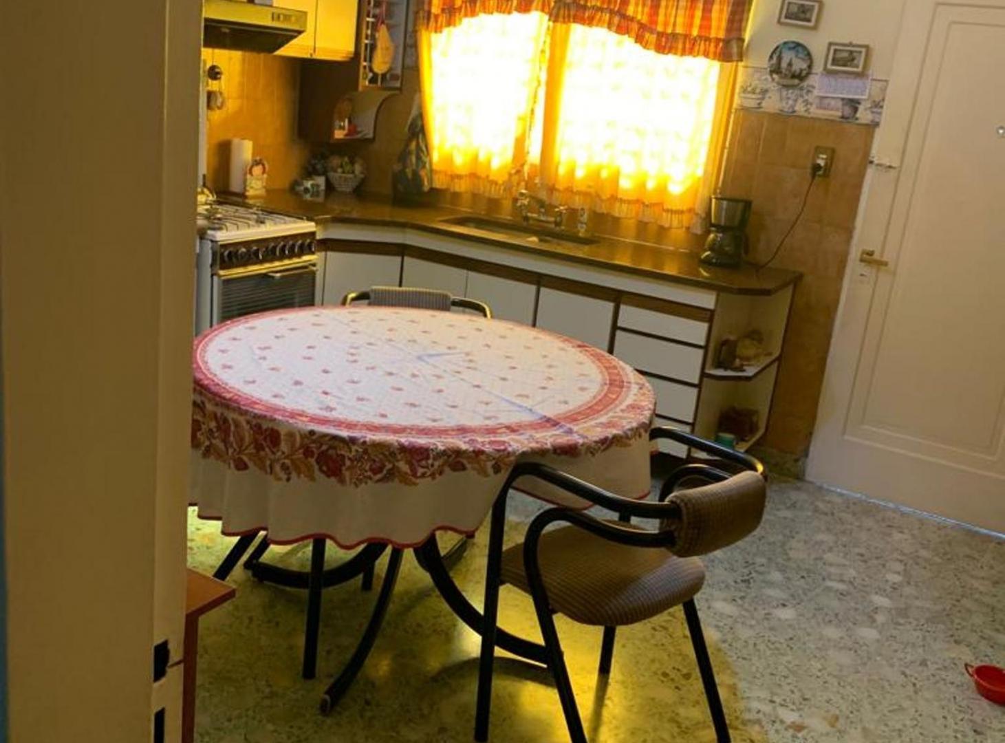Foto de CASA EN LOTE PROPIO C/ PARQUE, imagen 4