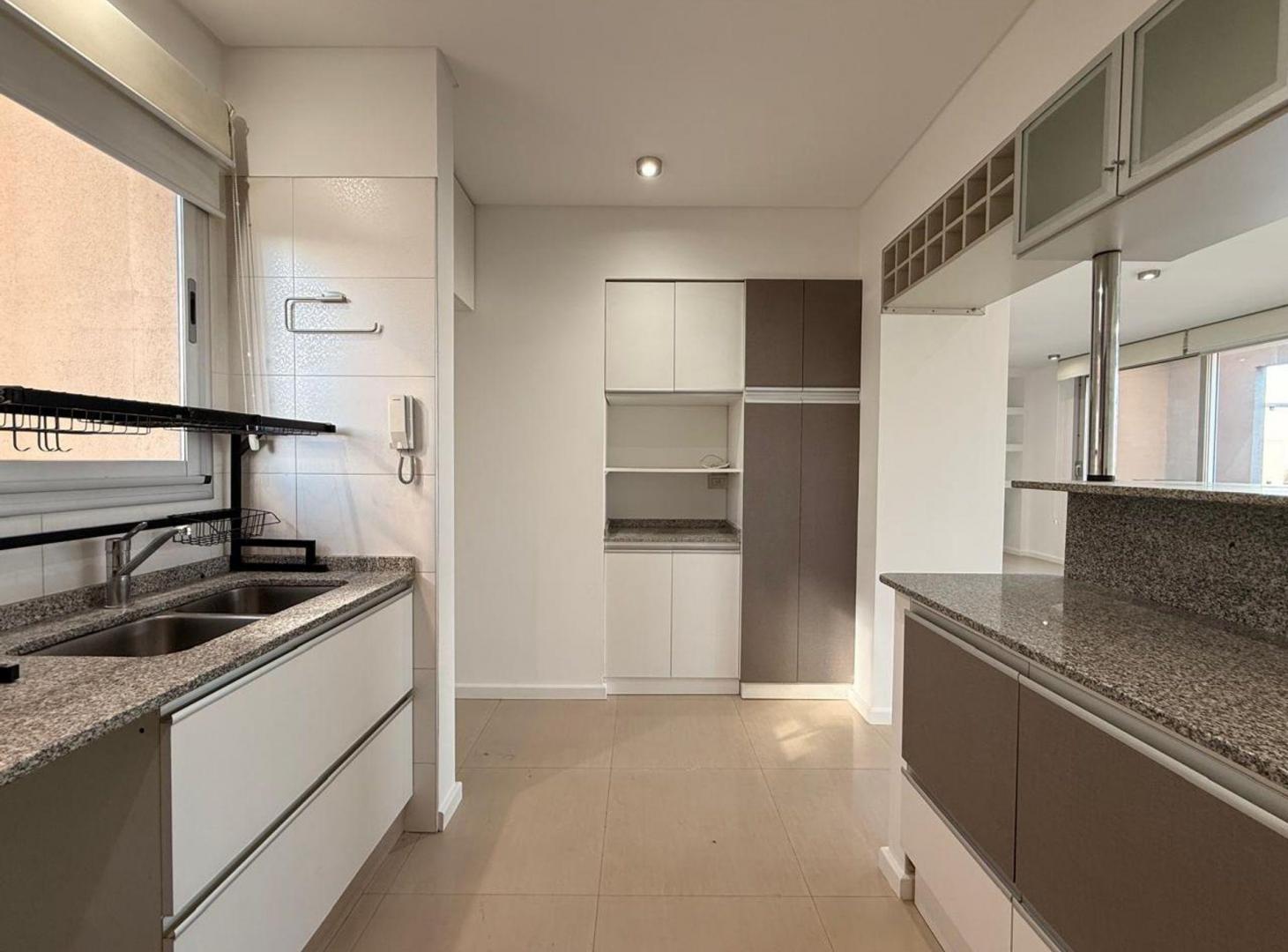 Foto de VENTA PREMIUM 4 AMB TERRAZA 2 COCHERAS LANÚS OESTE, imagen 5