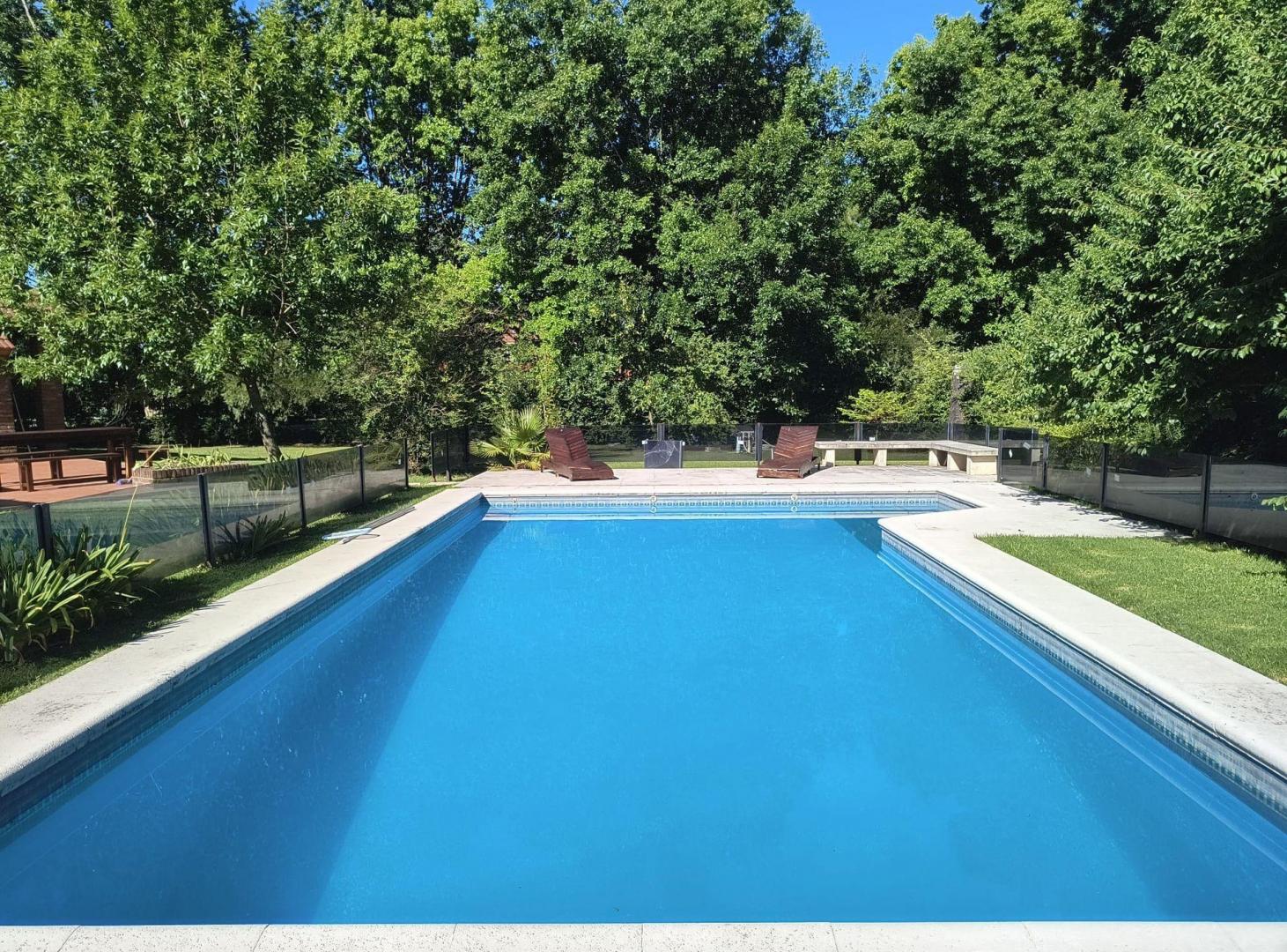 Foto de ESPECTACULAR CASA CON GRAN PARQUE Y AMPLIA PILETA, imagen 2