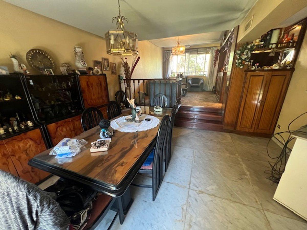 Foto de VENTA CHALET DE CATEGORIA 5 AMB. QUINCHO Y FONDO, imagen 5