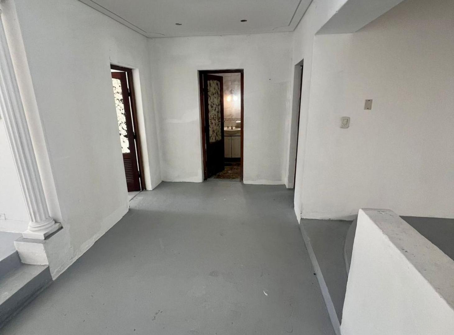 Foto de VENTA AMPLIO PH 3 AMB, PATIO, TERRAZA Y QUINCHO, imagen 2