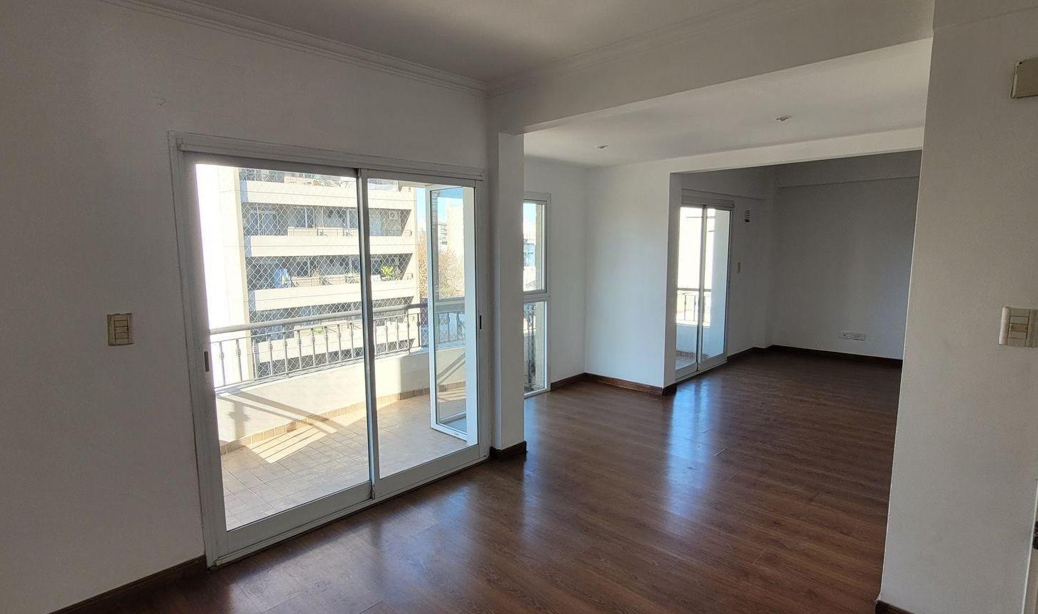 Foto de DEPARTAMENTO PISO COMPLETO 4 AMB. C/COCHERA LANUS, imagen 5