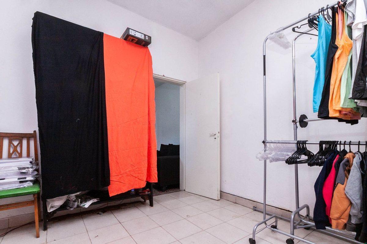 Foto de VENTA CASA 2 DORM, GARAGE Y LOCAL AP.CRED-LANUS E., imagen 2