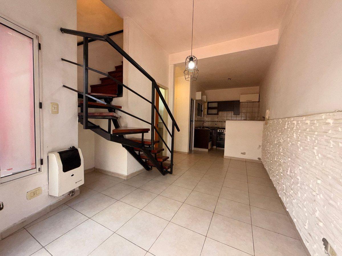 Foto de Dúplex interno 3amb, patio y balcón - APTO CREDITO, imagen 1