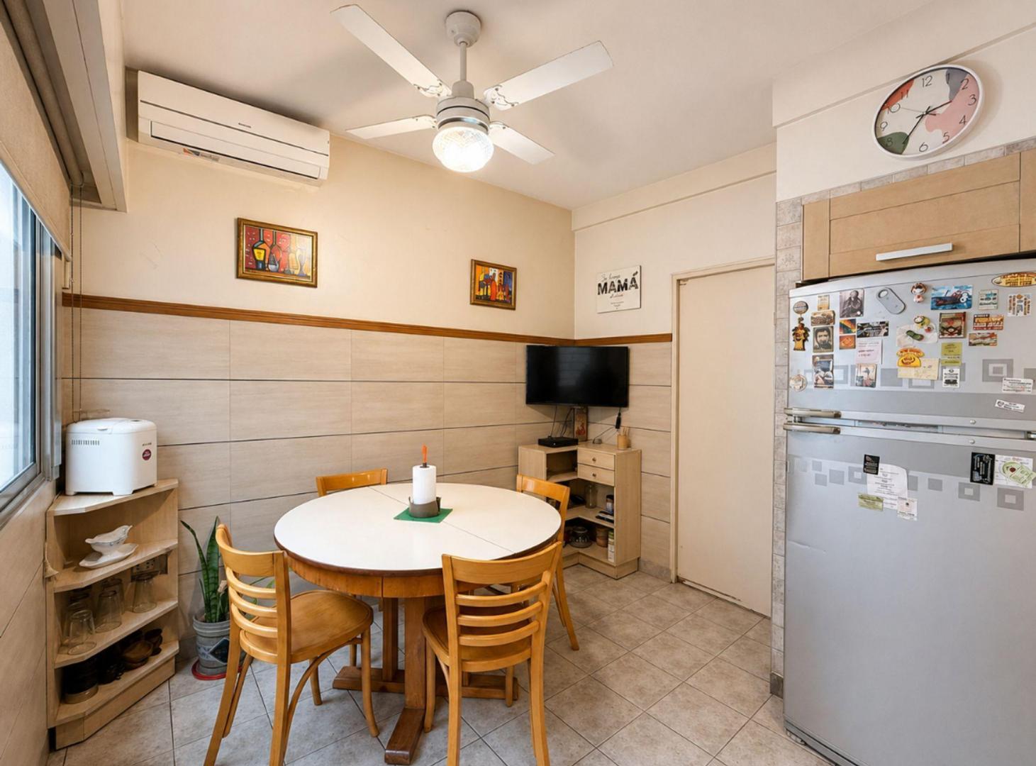 Foto de CHALET 5 AMB C/JARDÍN, PISCINA QUINCHO Y COCHERA, imagen 3