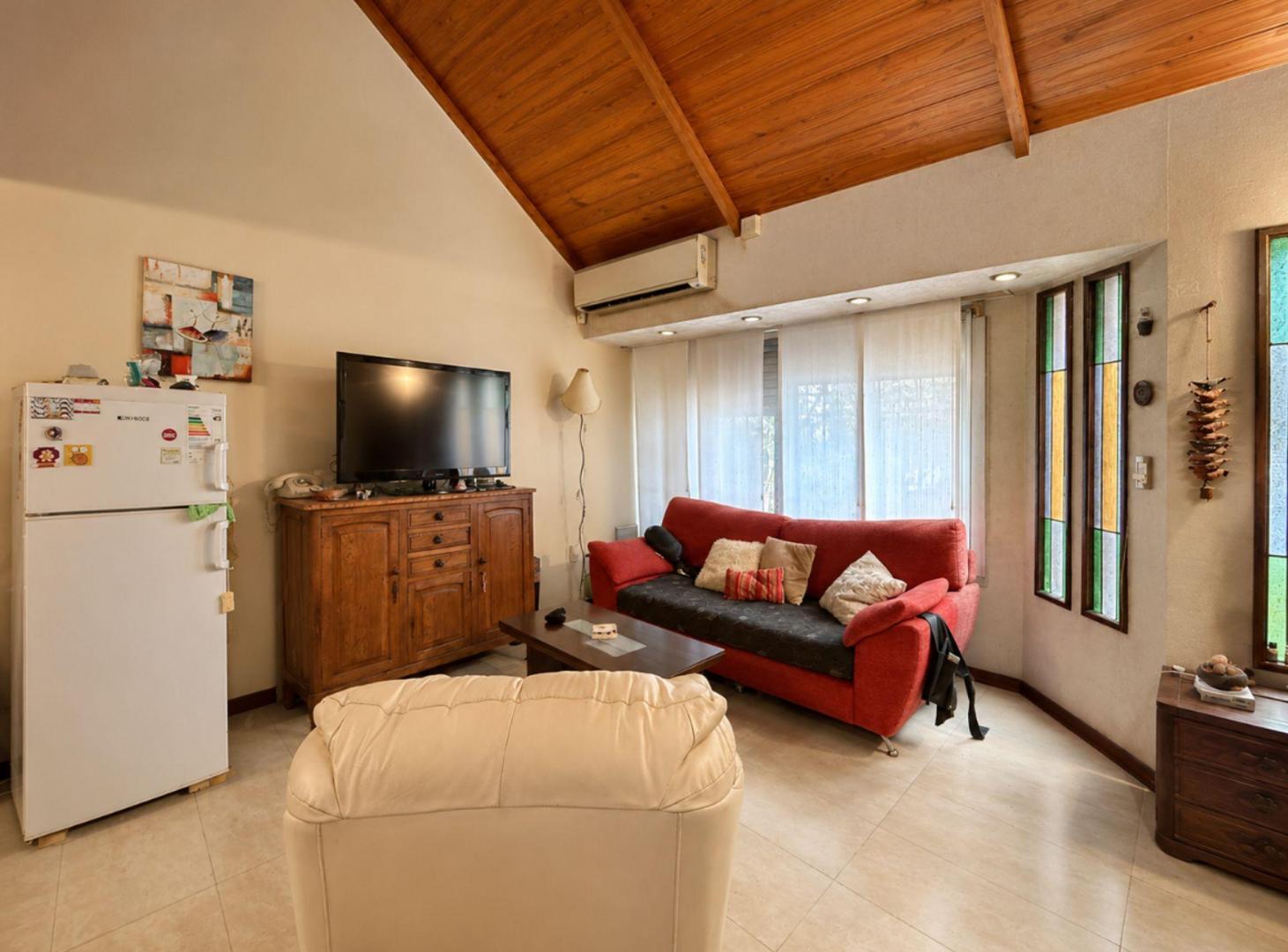 Foto de CHALET 5 AMB C/JARDÍN, PISCINA QUINCHO Y COCHERA, imagen 5