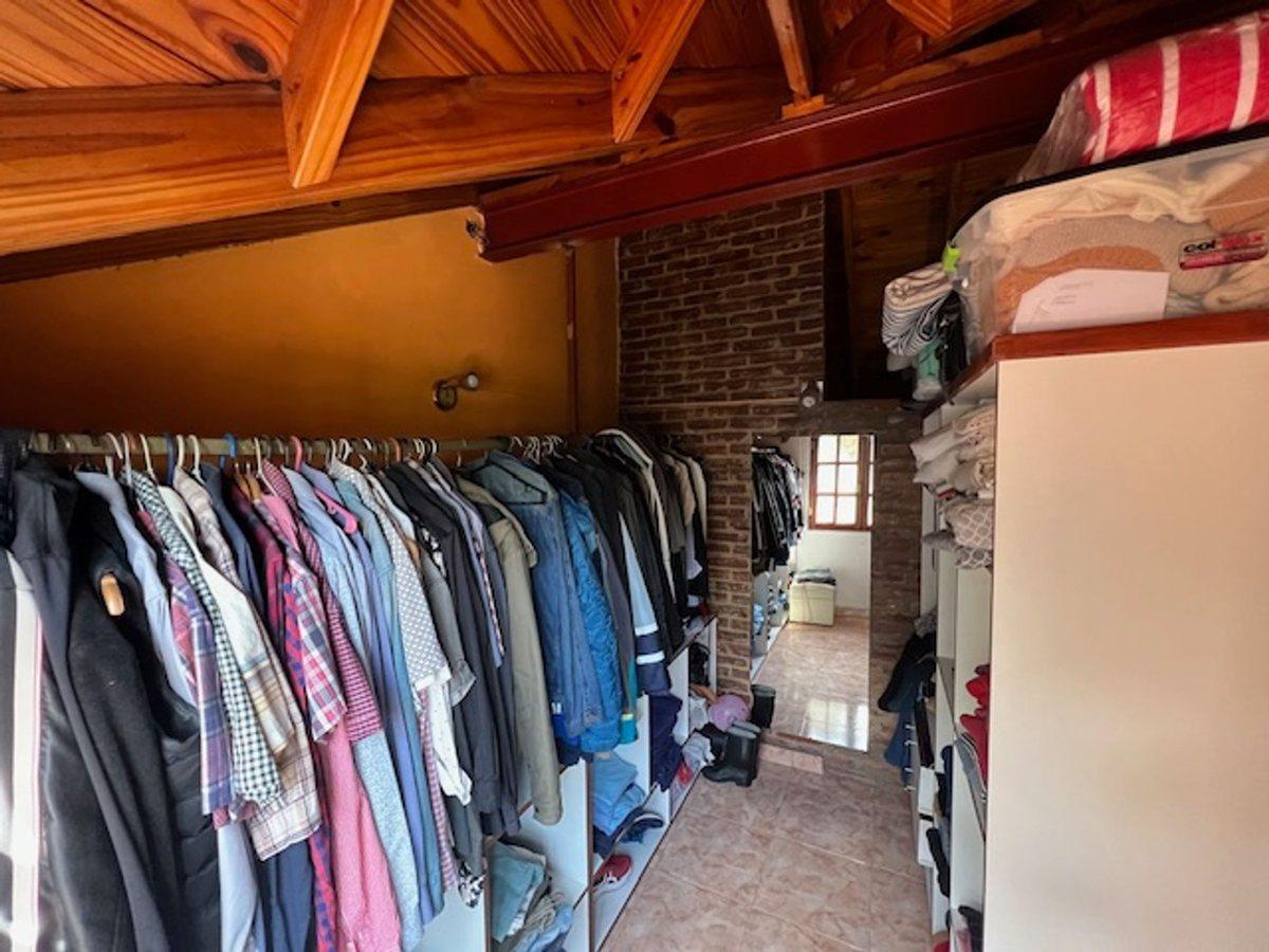 Foto de VENTA CASA 4 AMB. DOS COCHERAS, JARDIN, JACUZZI, imagen 5