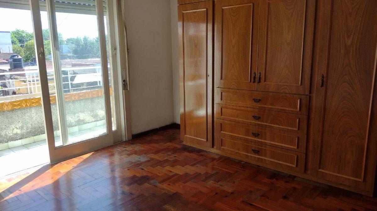 Foto de Venta PH 4 ambientes + cochera en Lanus Este OPORT, imagen 2