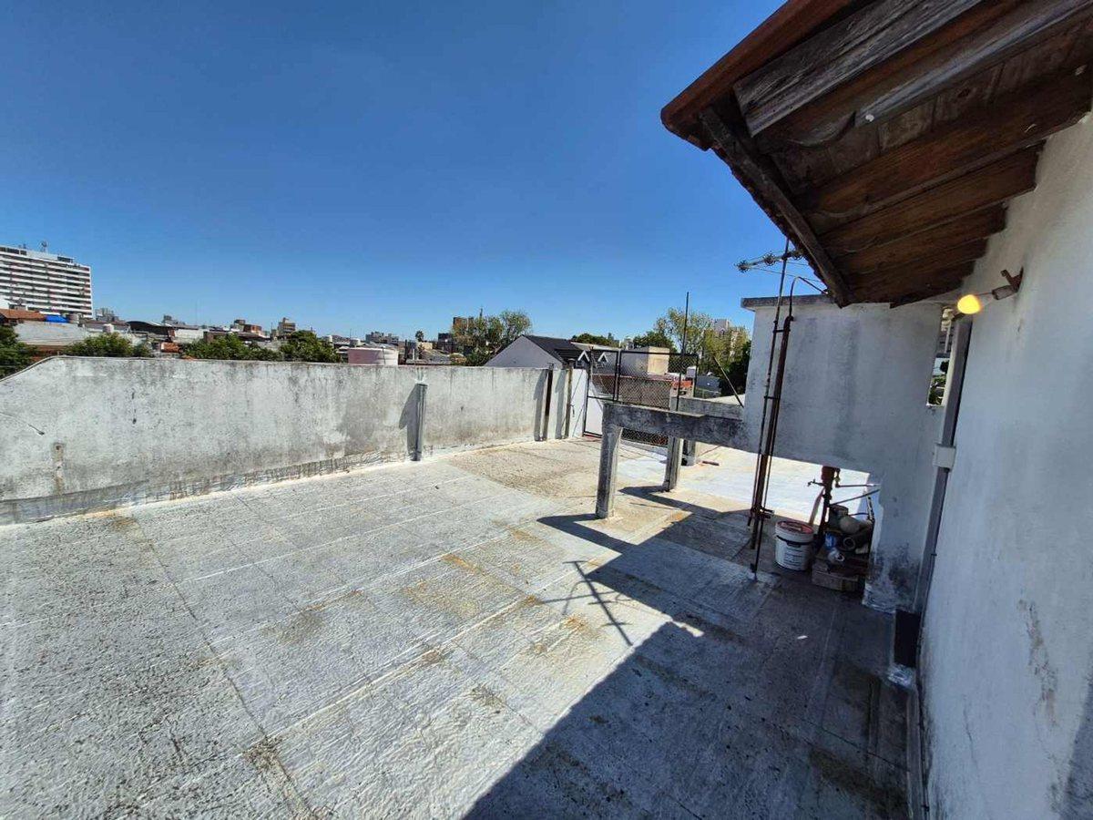 Foto de PH 3 AMB - GRAN TERRAZA PROPIA- Patio- PERMUTA!!!!, imagen 2