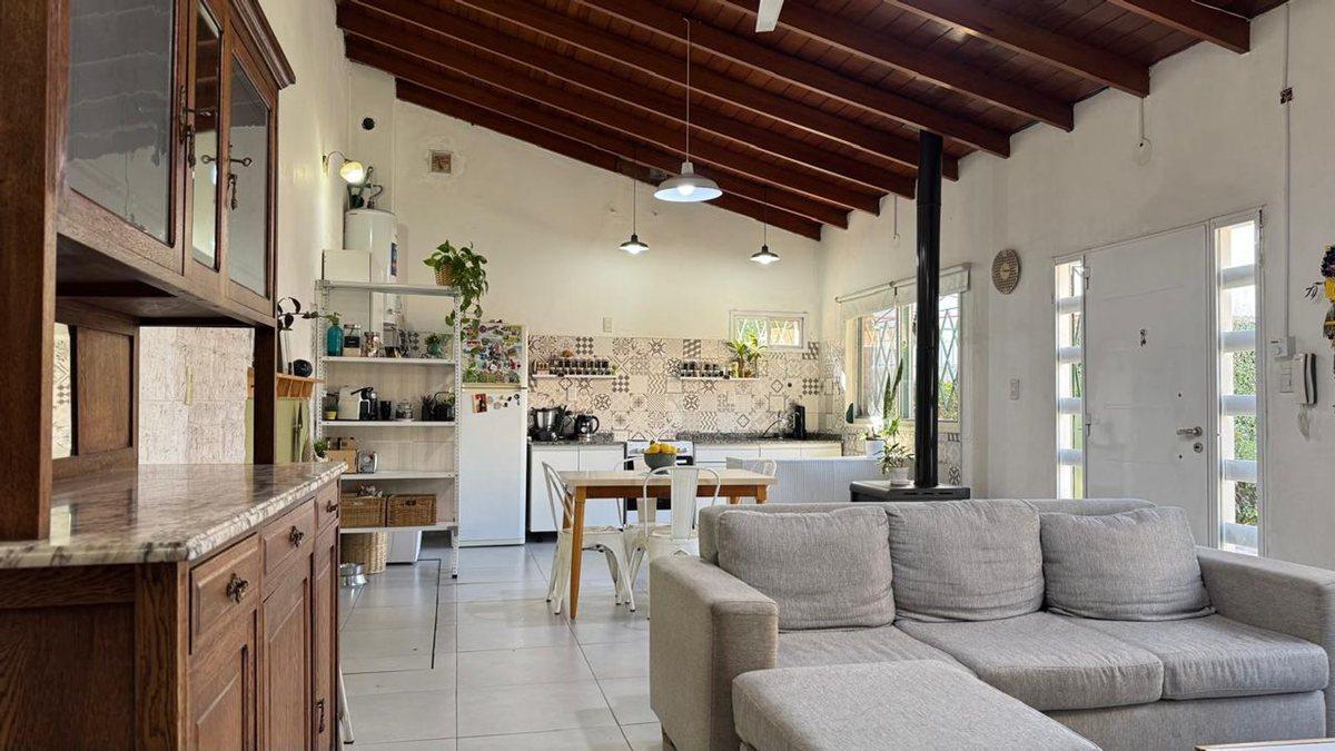 Foto de CASA DE 4 AMB EN DOBLE LOTE + DPTO 3 AMBIENTES, imagen 4