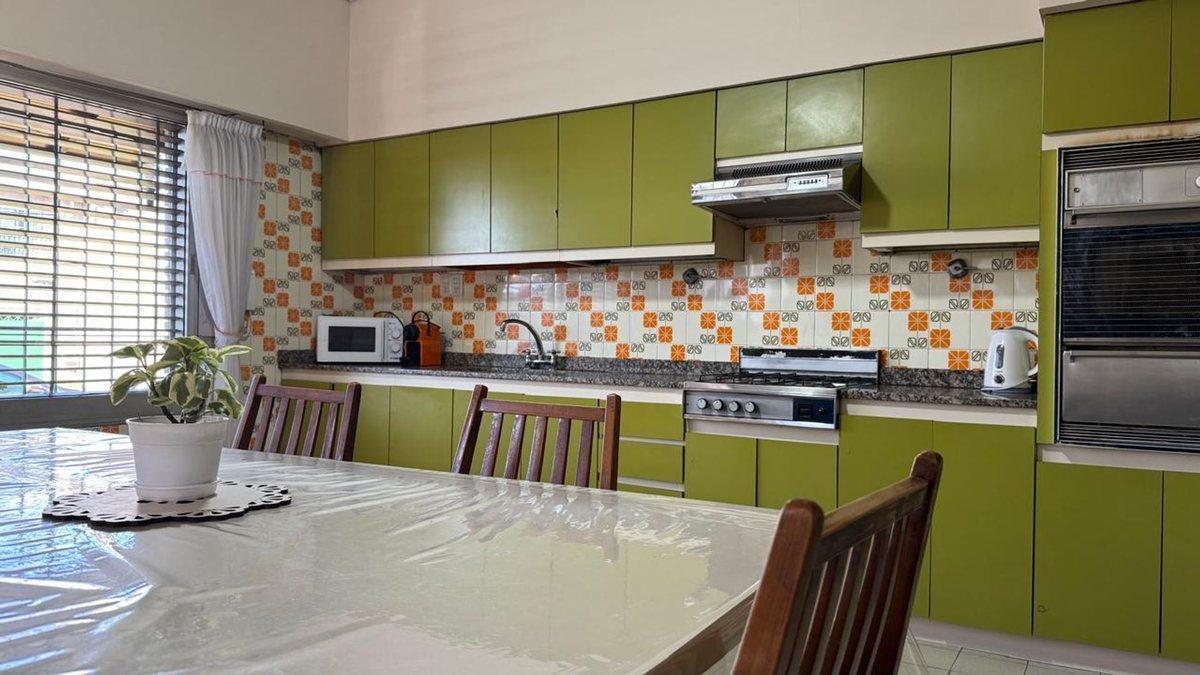 Foto de CASA DE 4 AMB EN DOBLE LOTE + DPTO 3 AMBIENTES, imagen 1