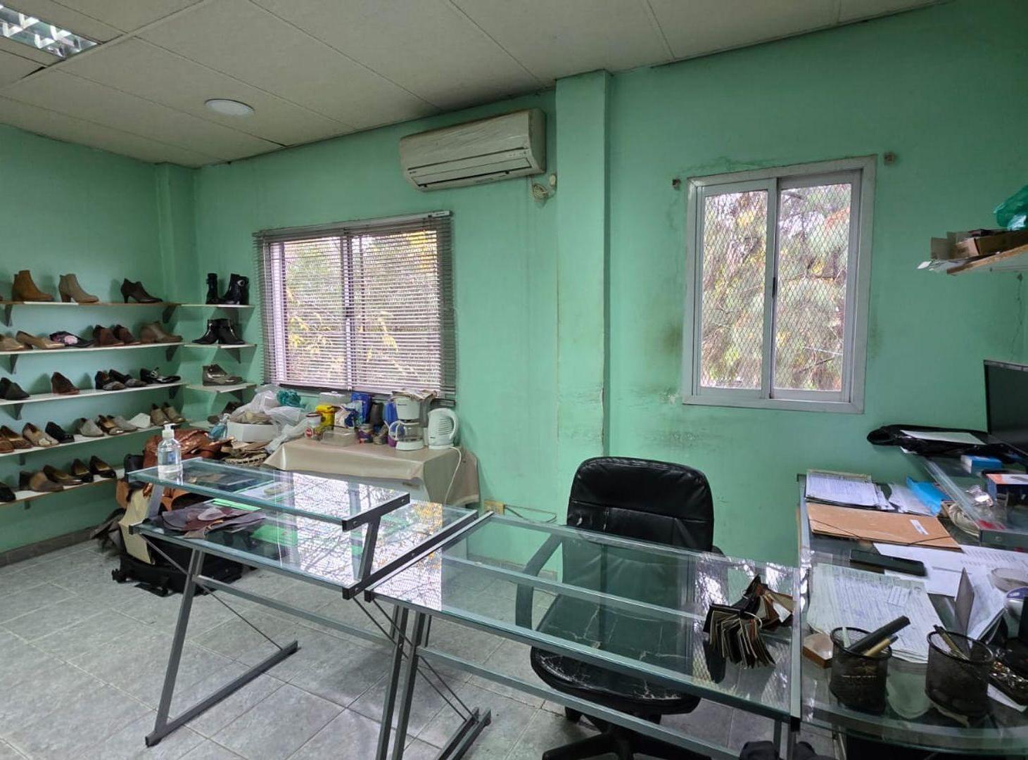 Foto de GALPÓN EN VENTA MONTE GRANDE EXCELENTE UBICACIÓN, imagen 4