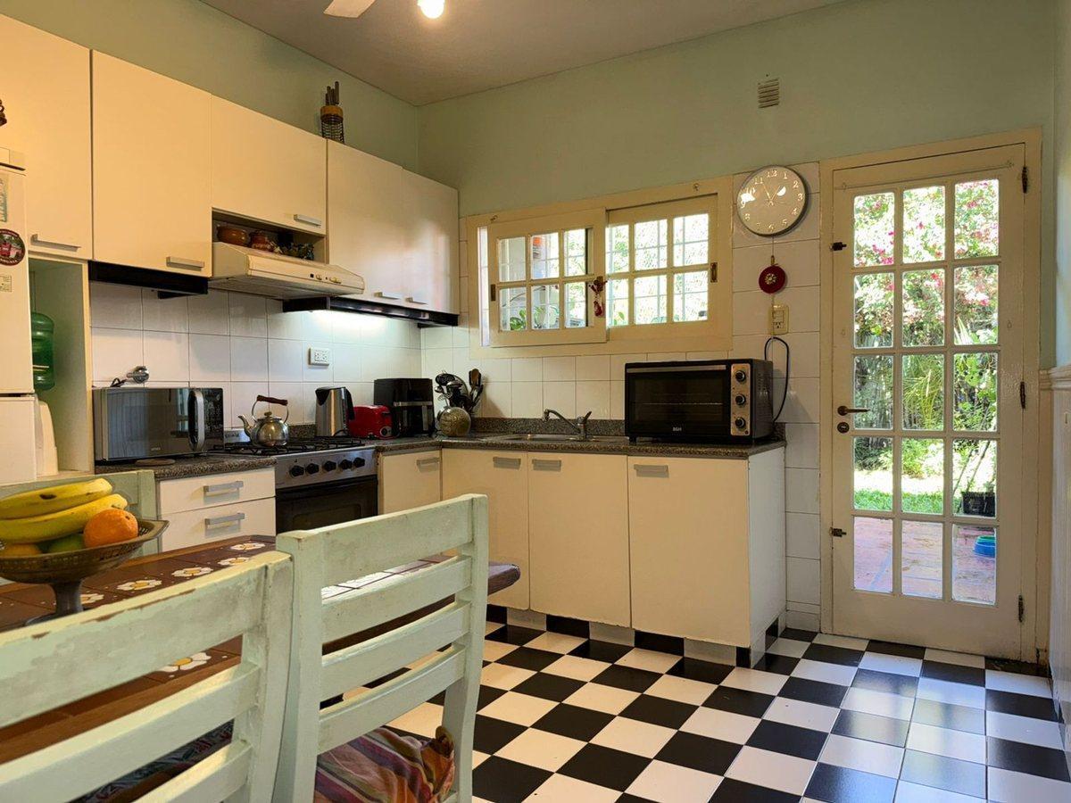 Foto de VENTA TRIPLEX 4 AMBTES.C/COCHERA Y PATIO-LANÚS, imagen 3