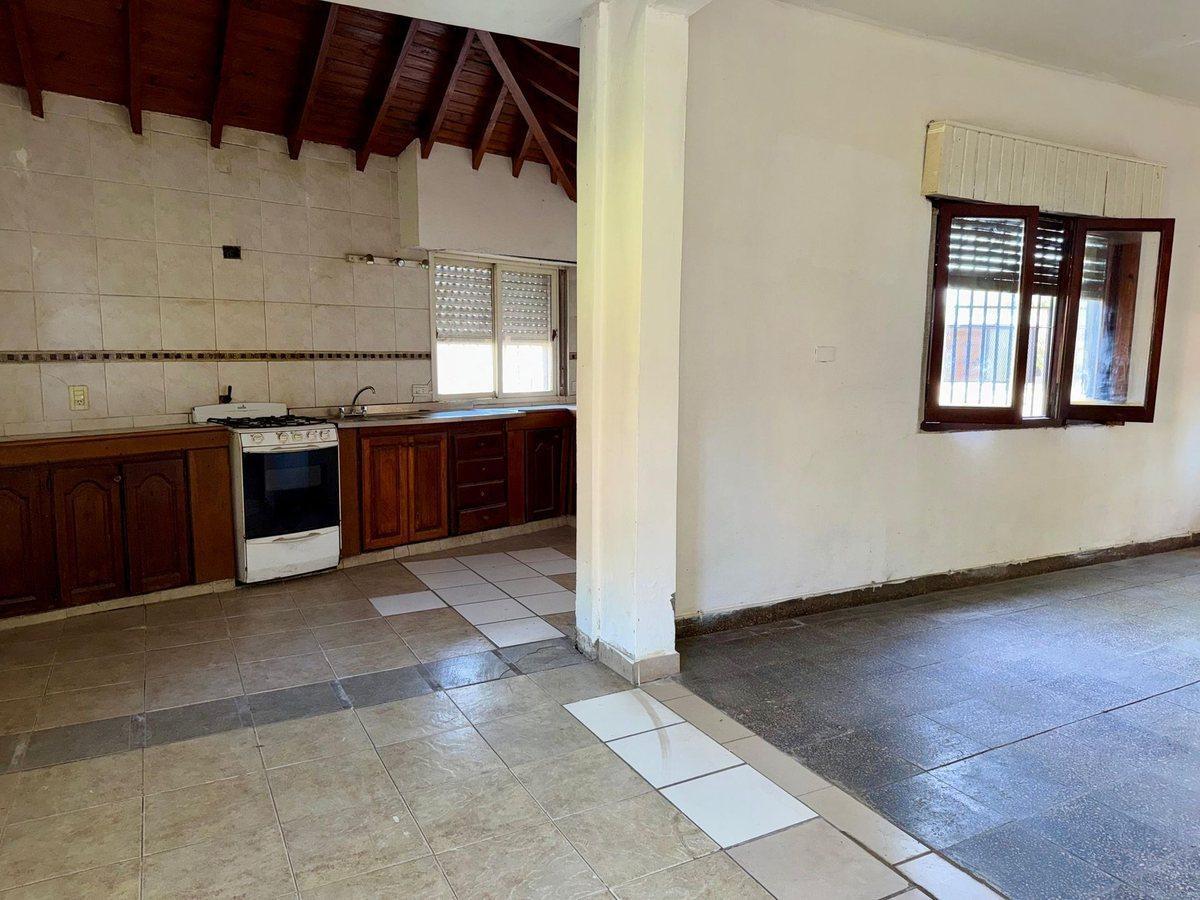 Foto de Venta Casa 3 ambs. Cochera. Jardín. Nuevo valor, imagen 2