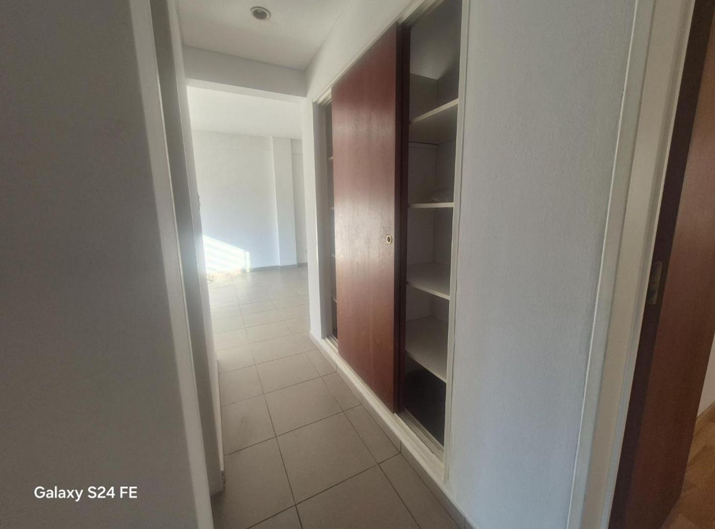 Foto de DEPARTAMENTO 3 AMB FTE CON BALCON Y COCHERA LANUS, imagen 5