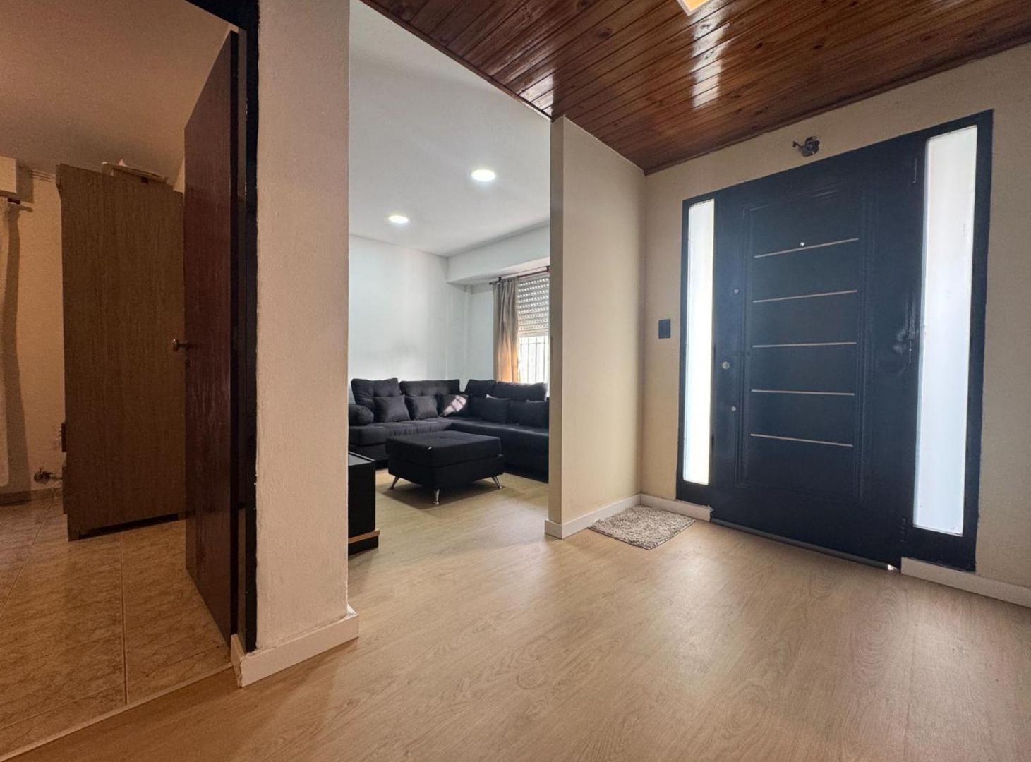 Foto de CASA 3 AMB GARAGE - PARQUE-BARRIO LOS ALAMOS GLEW, imagen 3