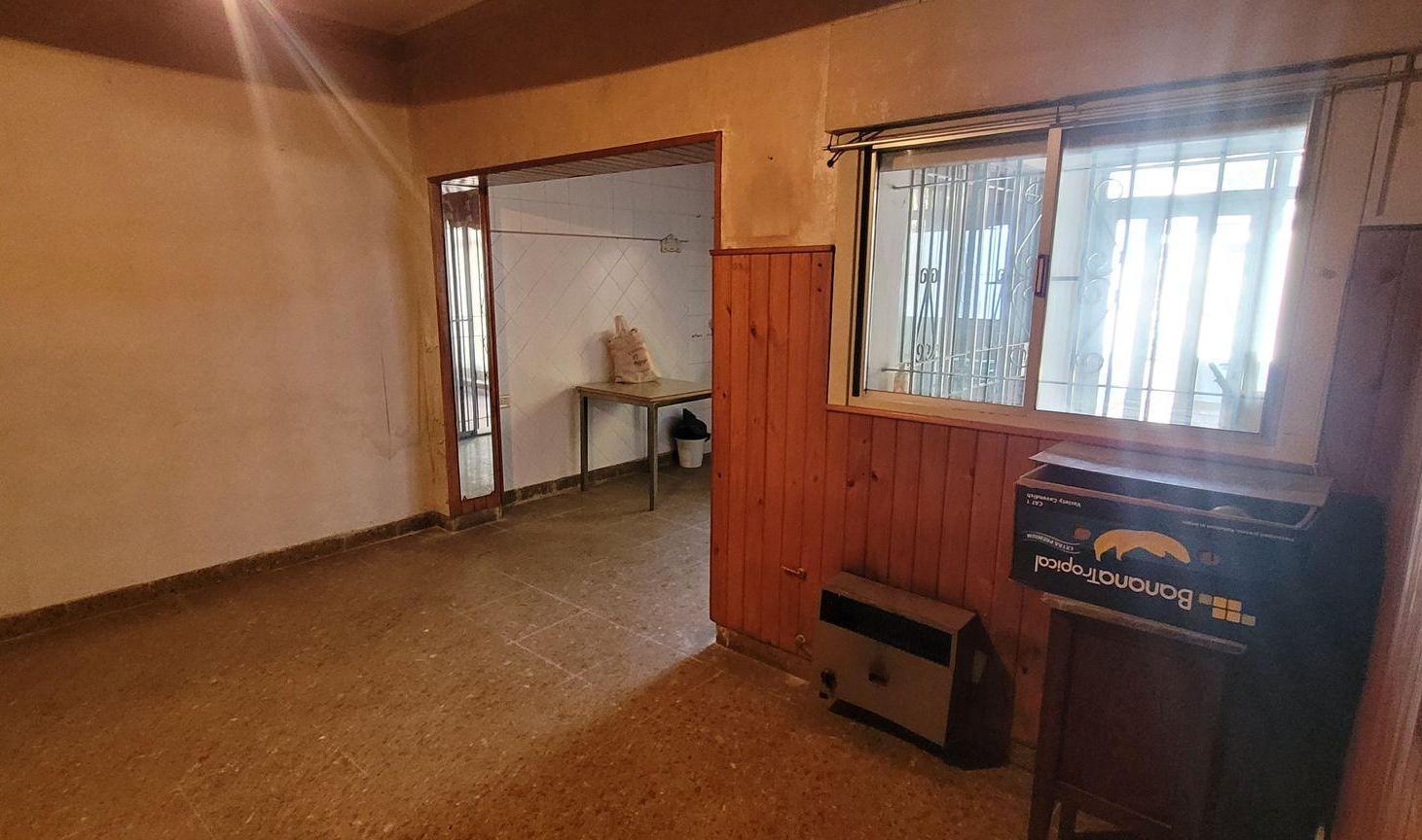 Foto de LOCAL COMERCIAL C/CASA 3 AMB. ESCALADA ESTE, imagen 2