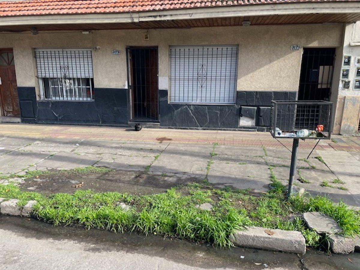 Foto de VENTA DE 3 DPTOS EN BLOCK. LOTE DE 400 MTS2, imagen 2