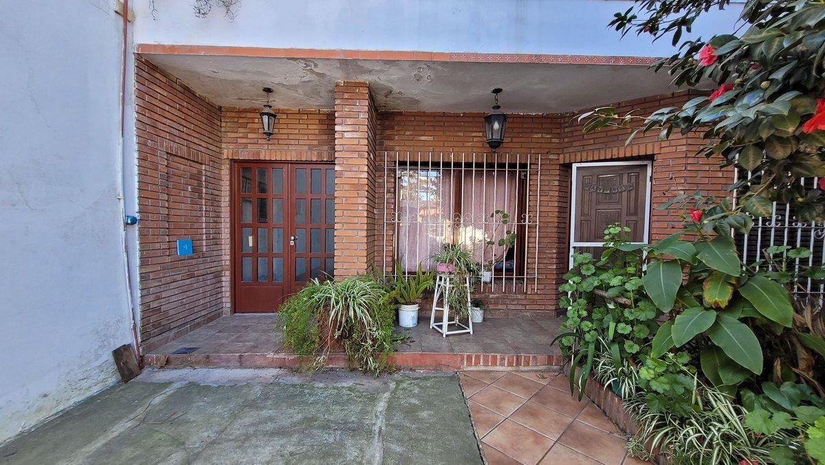 Foto de Excelente Casa 6 Amb Apto credito Villa Lugano, imagen 5