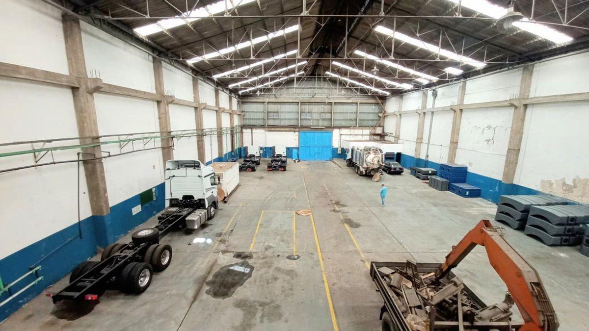 Foto de EXCELENTE GALPON - 1350M2 - AVELLANEDA C/TRIFÁSICA, imagen 2