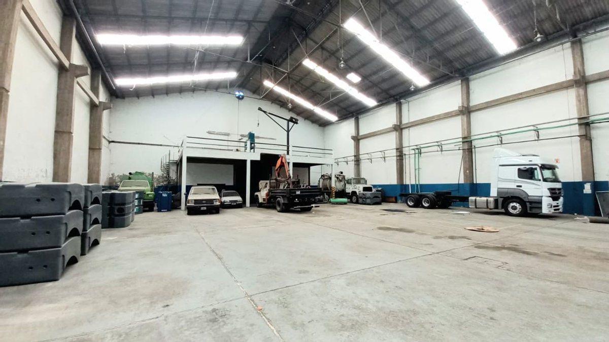Foto de EXCELENTE GALPON - 1350M2 - AVELLANEDA C/TRIFÁSICA, imagen 1