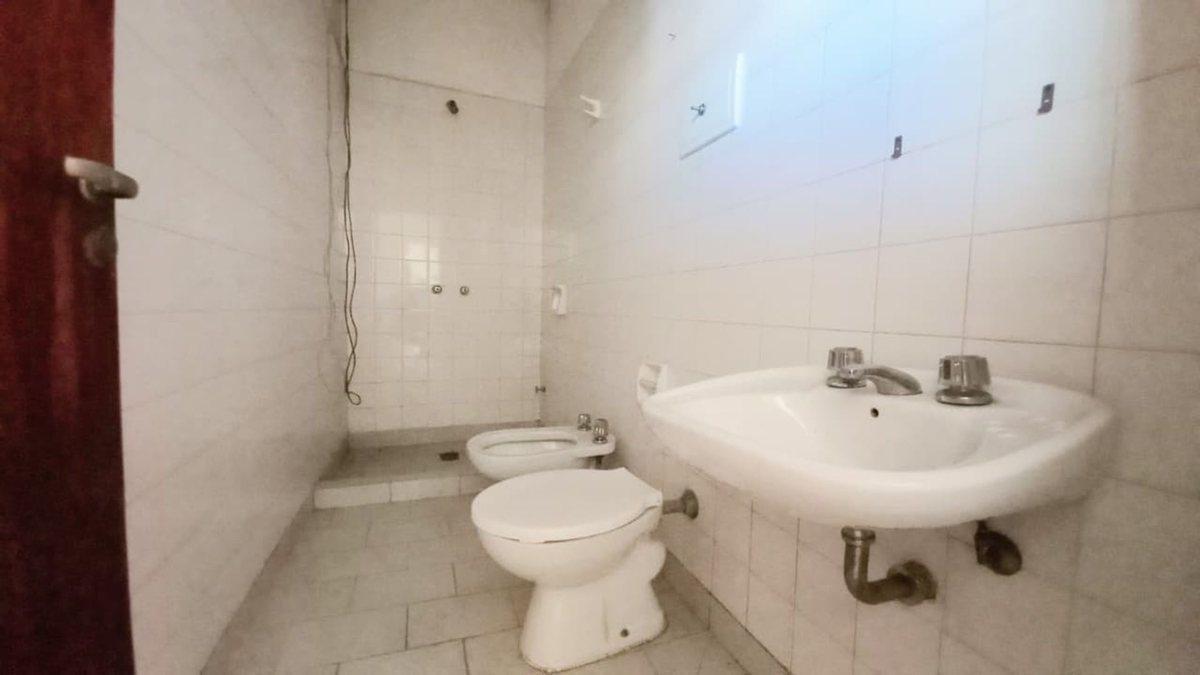 Foto de EXCELENTE GALPON - 1350M2 - AVELLANEDA C/TRIFÁSICA, imagen 5