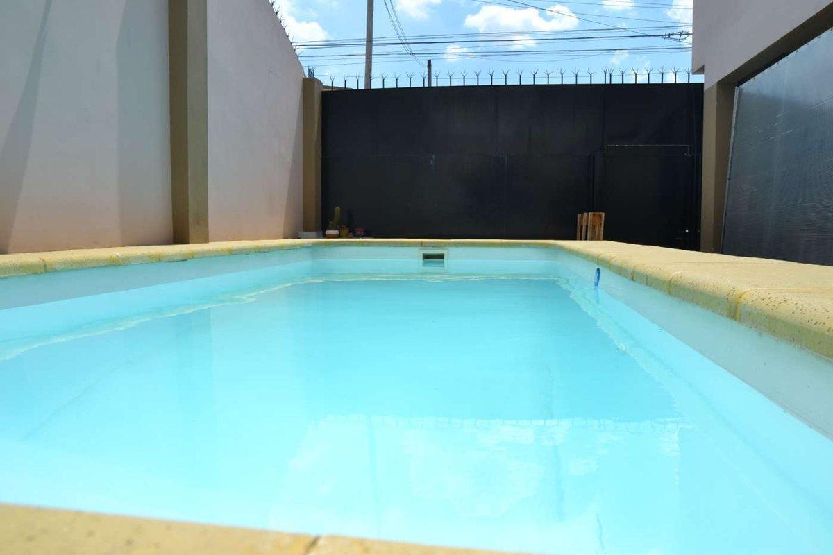Foto de Casa 2 familias. Garaje para 3 vehículos y pileta, imagen 4