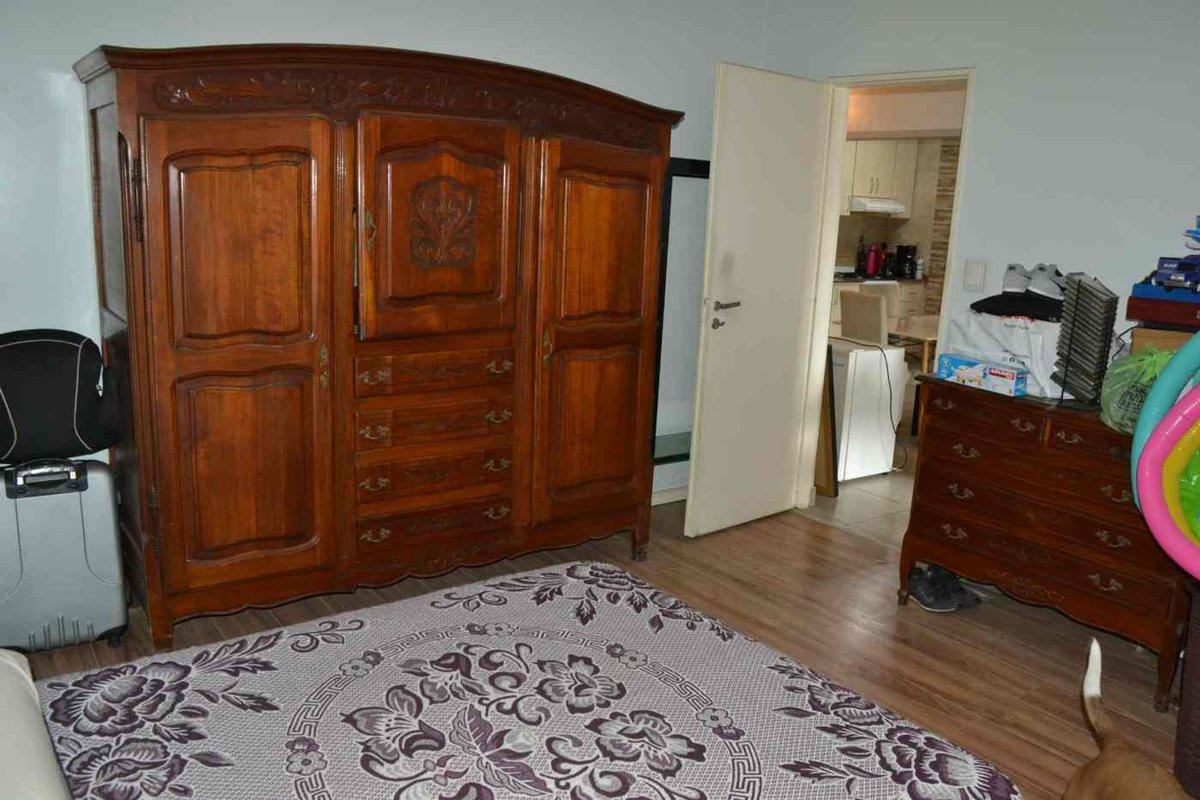 Foto de Casa 2 familias. Garaje para 3 vehículos y pileta, imagen 2