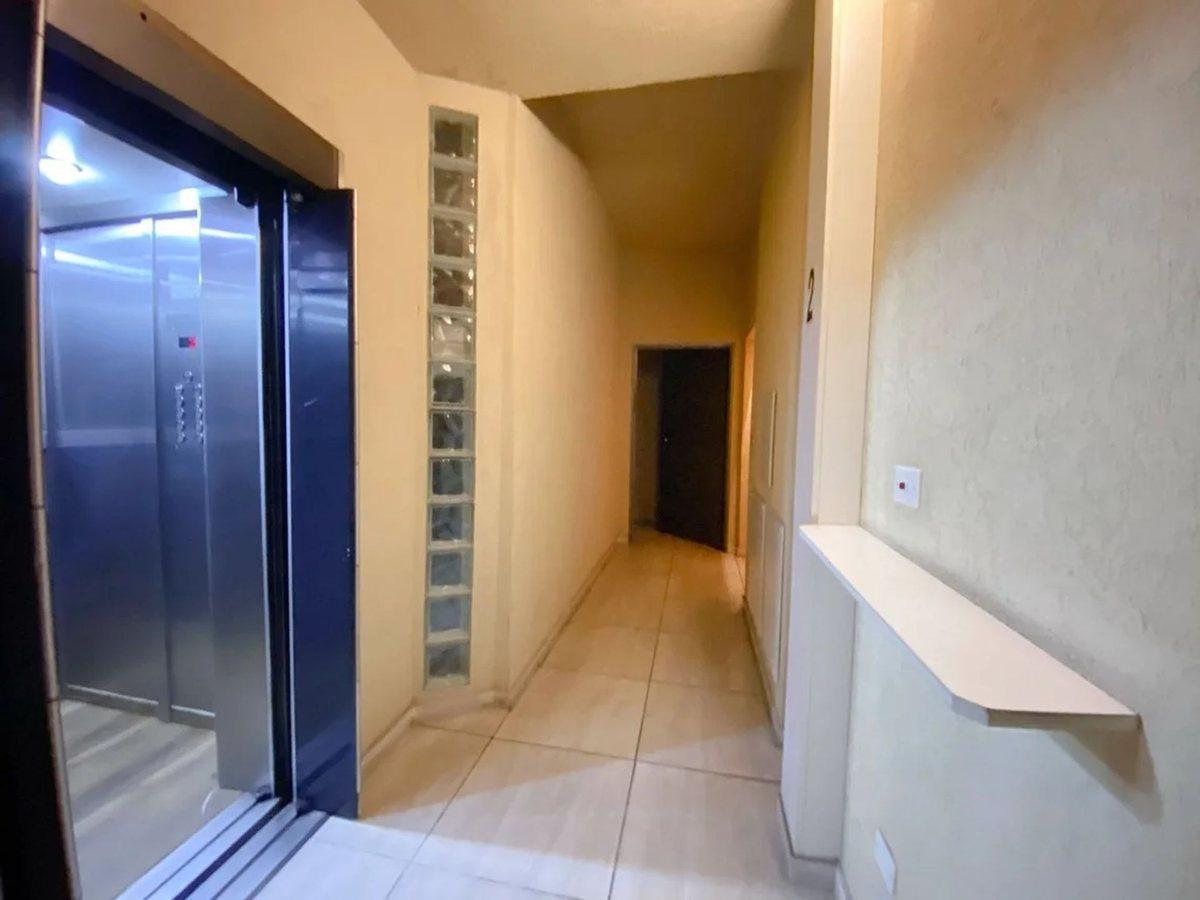 Foto de VENTA DEPARTAMENTO 3AMB.C/PATIO-ESCRITORIO.COCHERA, imagen 2