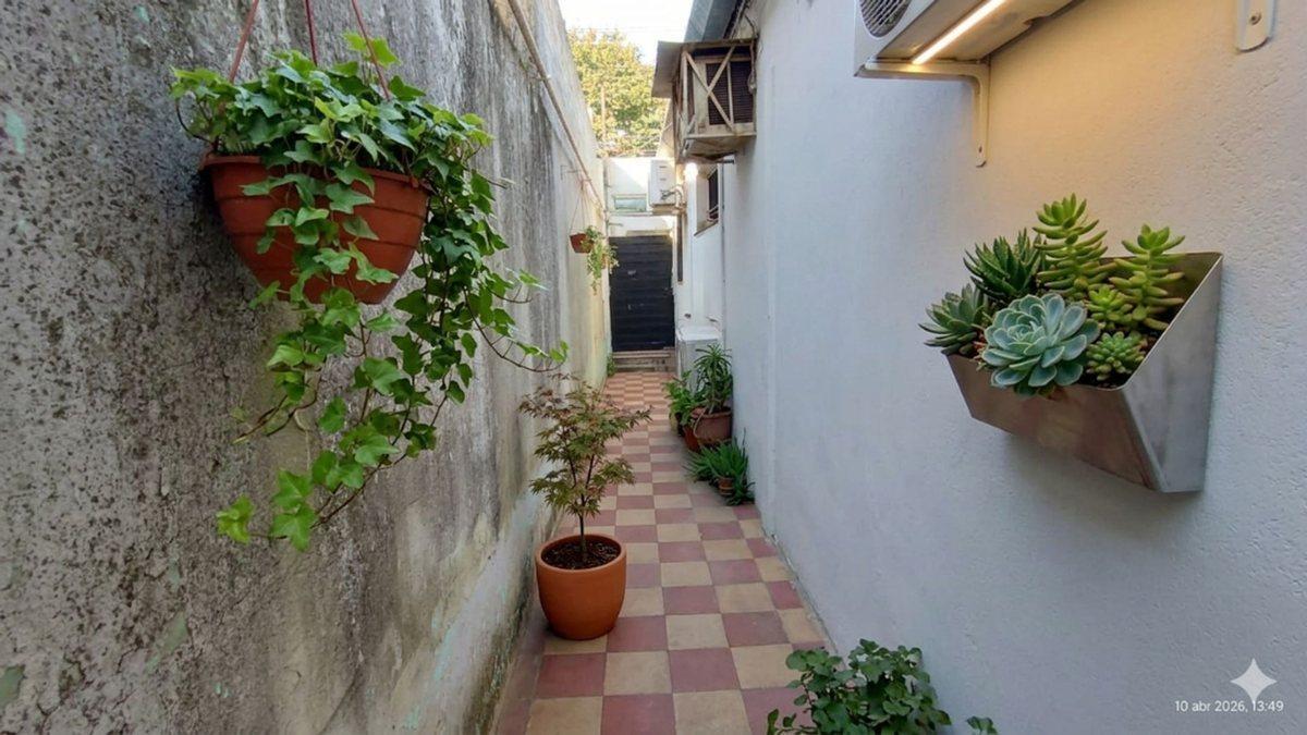 Foto de VENTA -PH. AL FRENTE 4 AMB. C/COCHERA (AMPLIO ), imagen 3