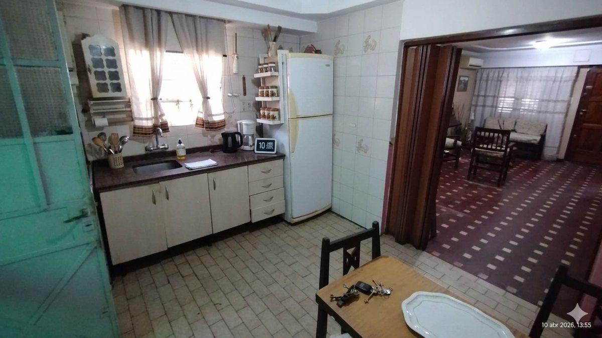 Foto de VENTA -PH. AL FRENTE 4 AMB. C/COCHERA (AMPLIO ), imagen 1
