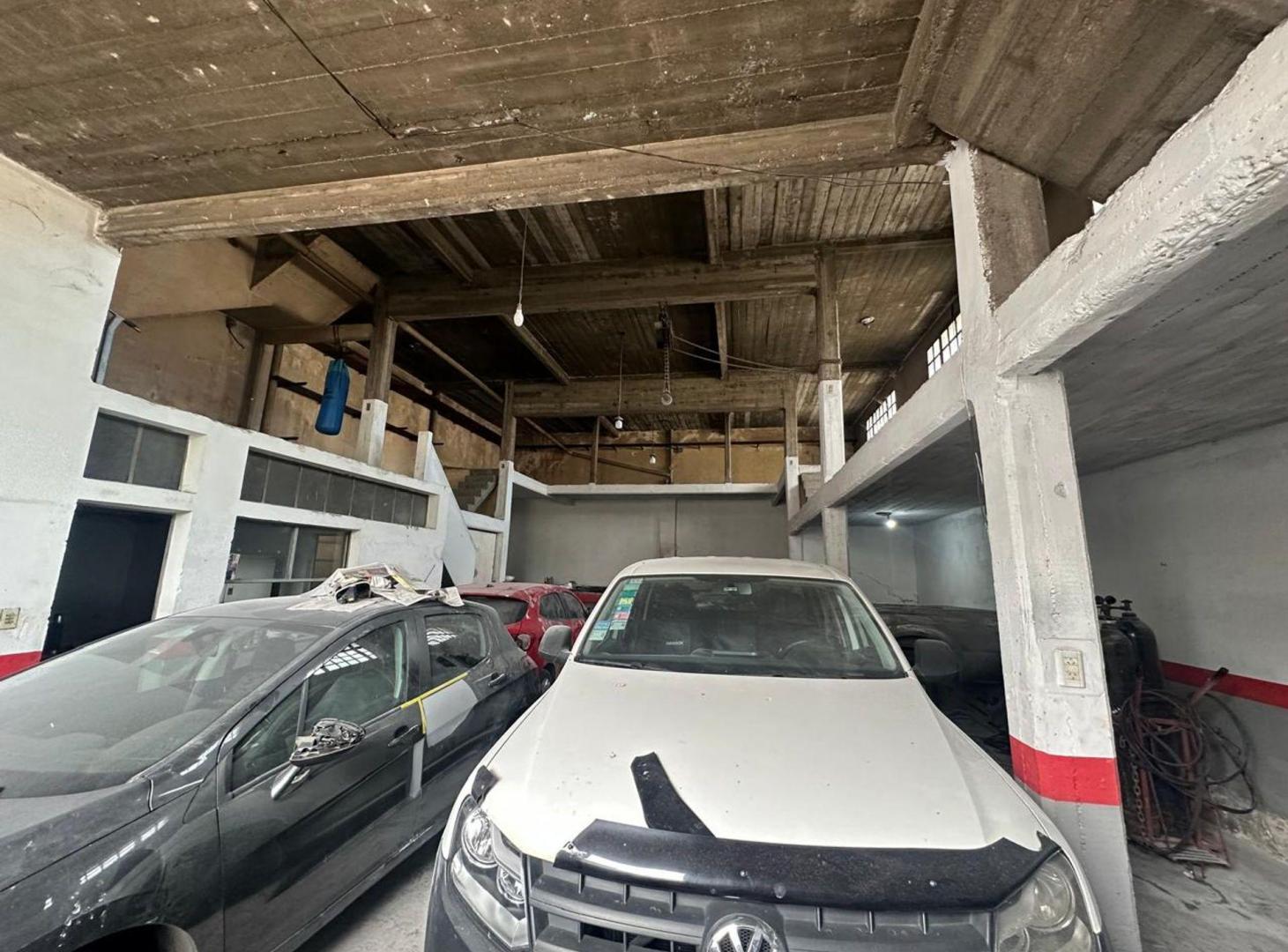 Foto de VENTA GALPON + DEPTO 3 AMB CON QUINCHO Y TERRAZA, imagen 3