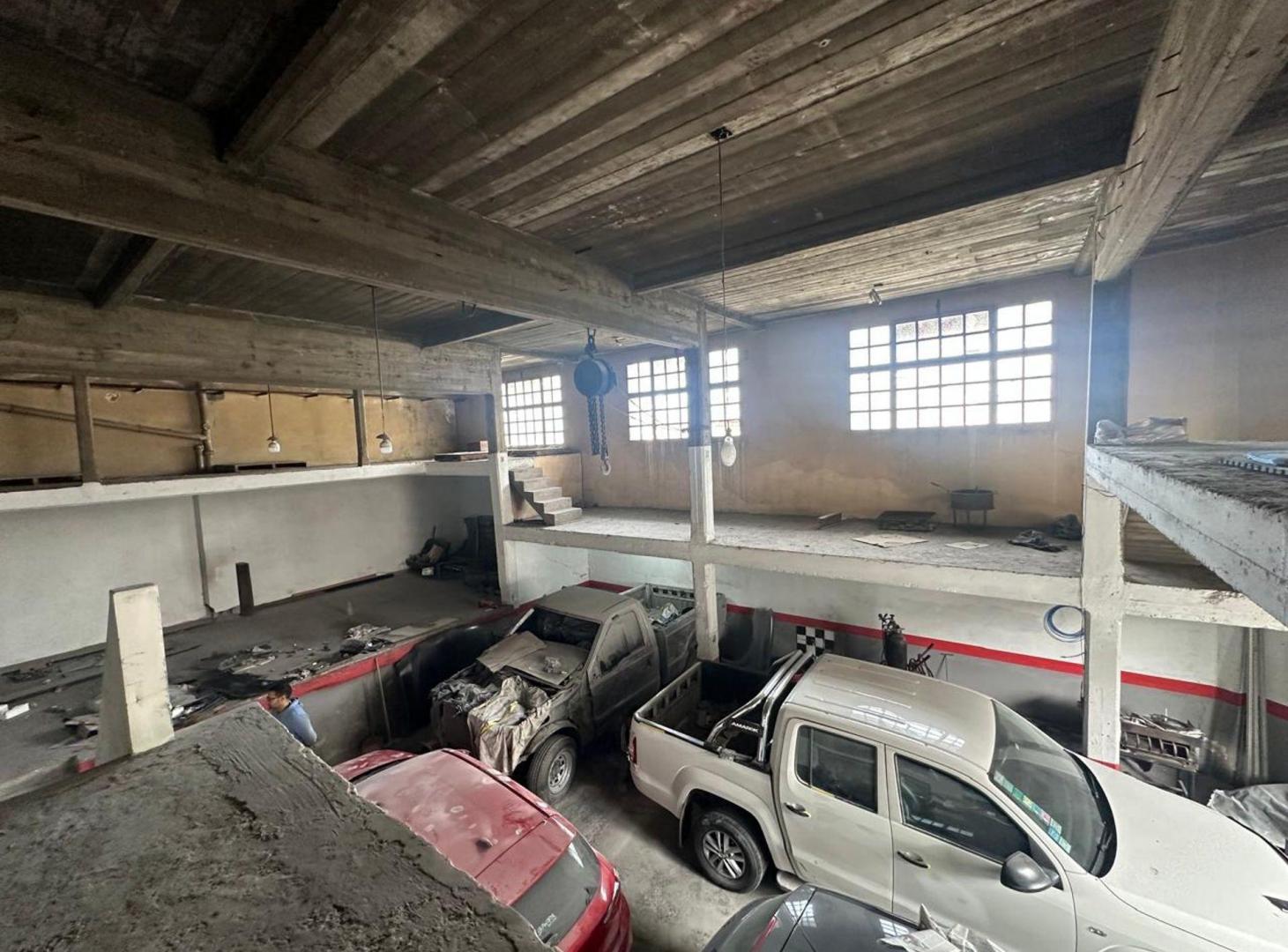 Foto de VENTA GALPON + DEPTO 3 AMB CON QUINCHO Y TERRAZA, imagen 2