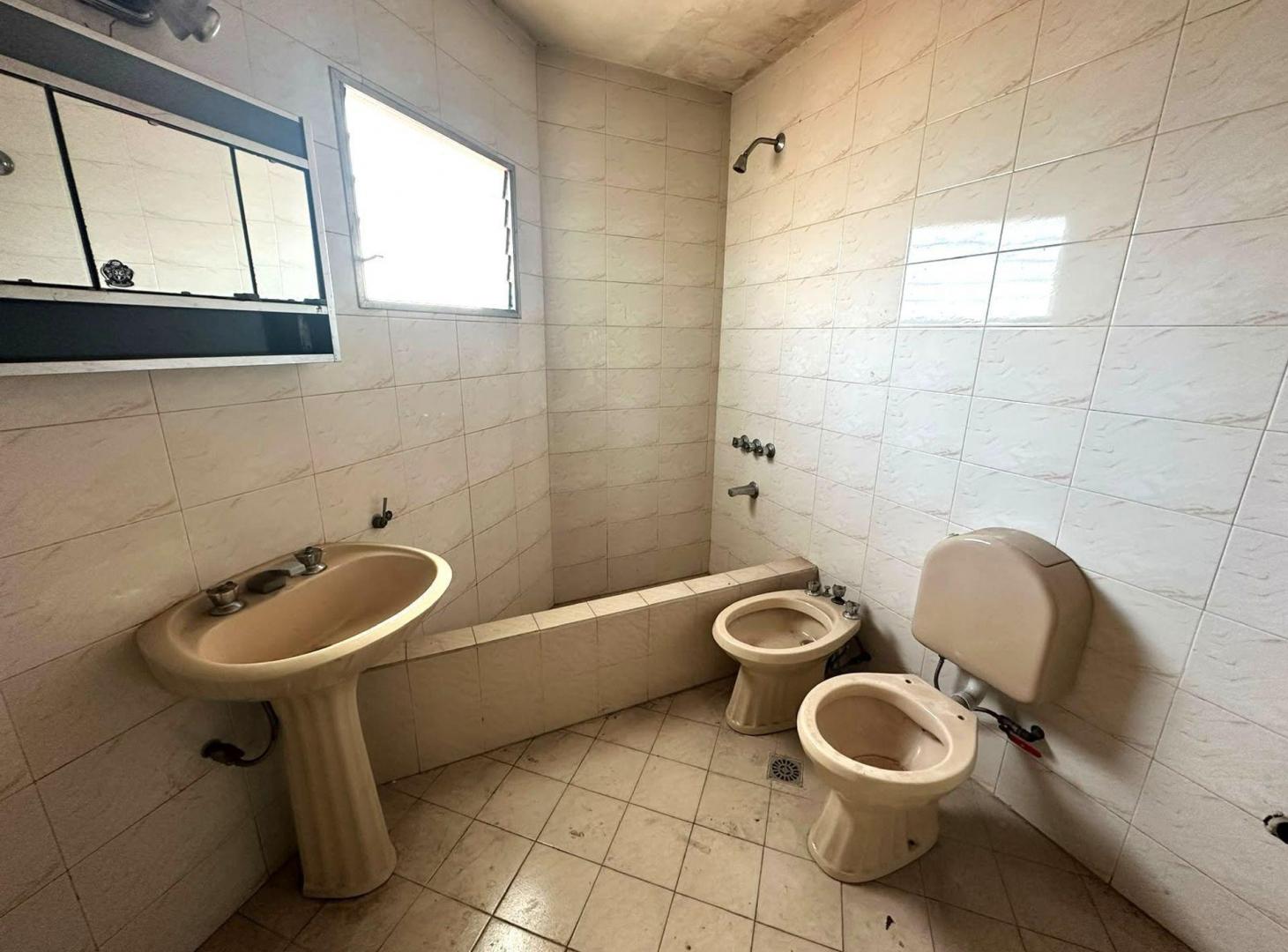 Foto de VENTA GALPON + DEPTO 3 AMB CON QUINCHO Y TERRAZA, imagen 4
