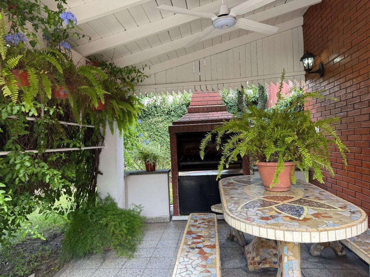 Foto de VENTA CASA C/GARAGE,FONDO, QUINCHO Y TERRAZA-WILDE, imagen 4